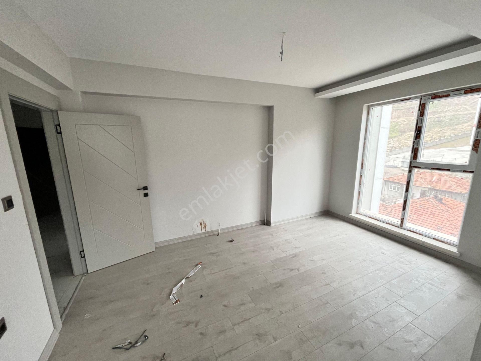 Kent'ten Neşetertaş Caddesi Cadde Üzerinde Teras Balkonlu 3+1 Daire *** - Görsel 31