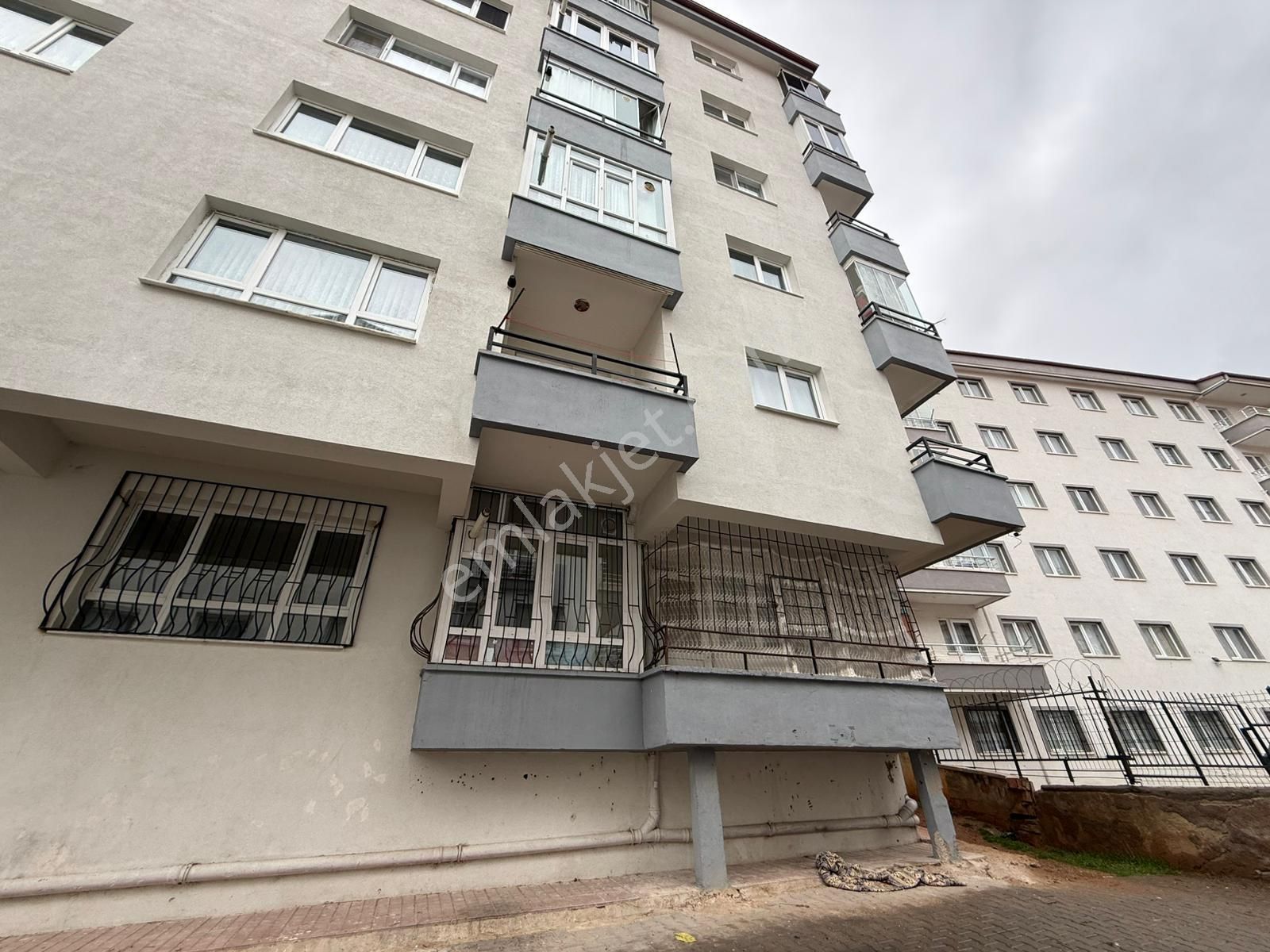Kent'ten Şehitler Caddesinde 3+1 Fırsat Daire - Görsel 33