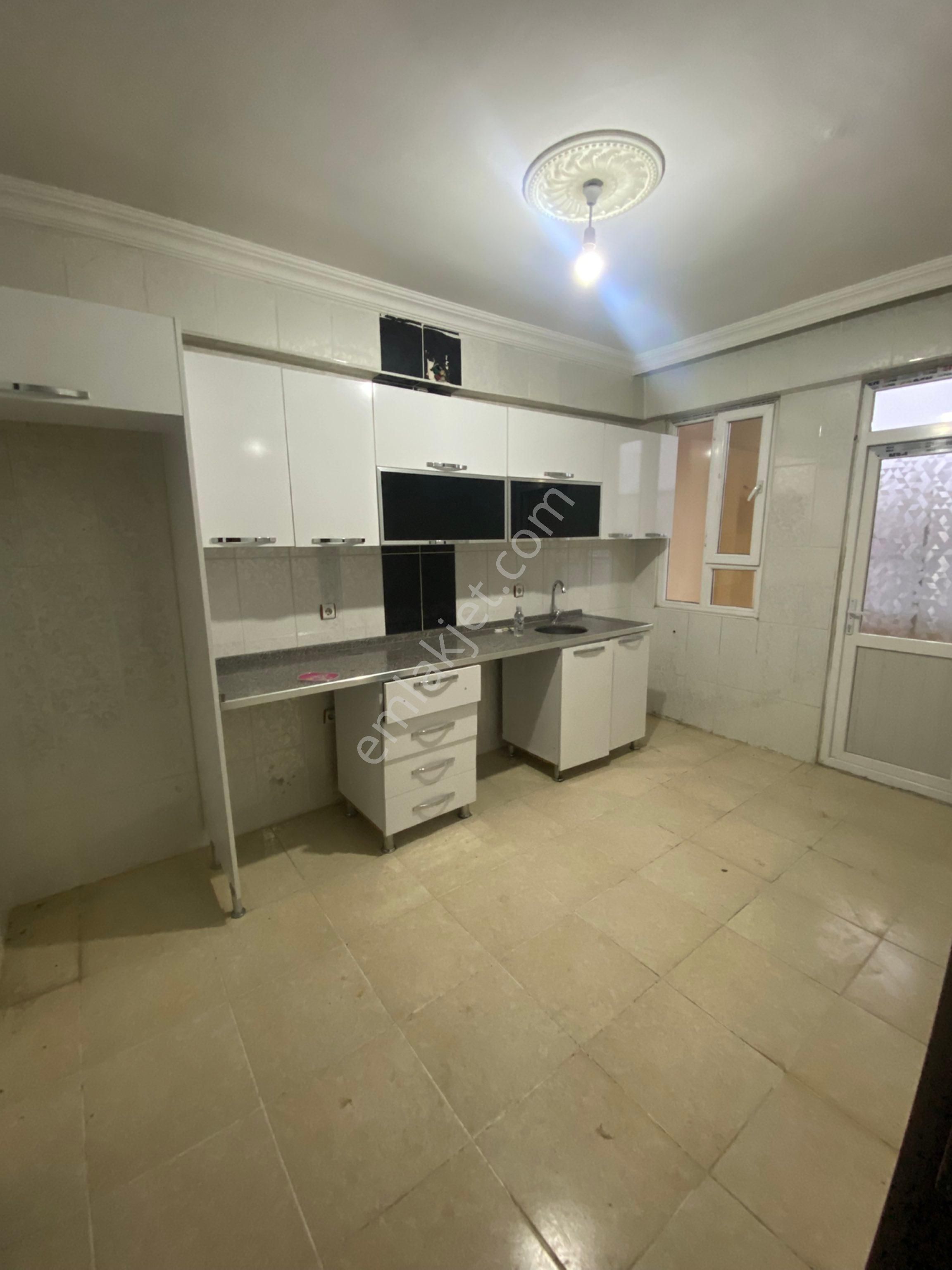 Ahmet Yesevide Satılık 2+1 Daire - Görsel 5