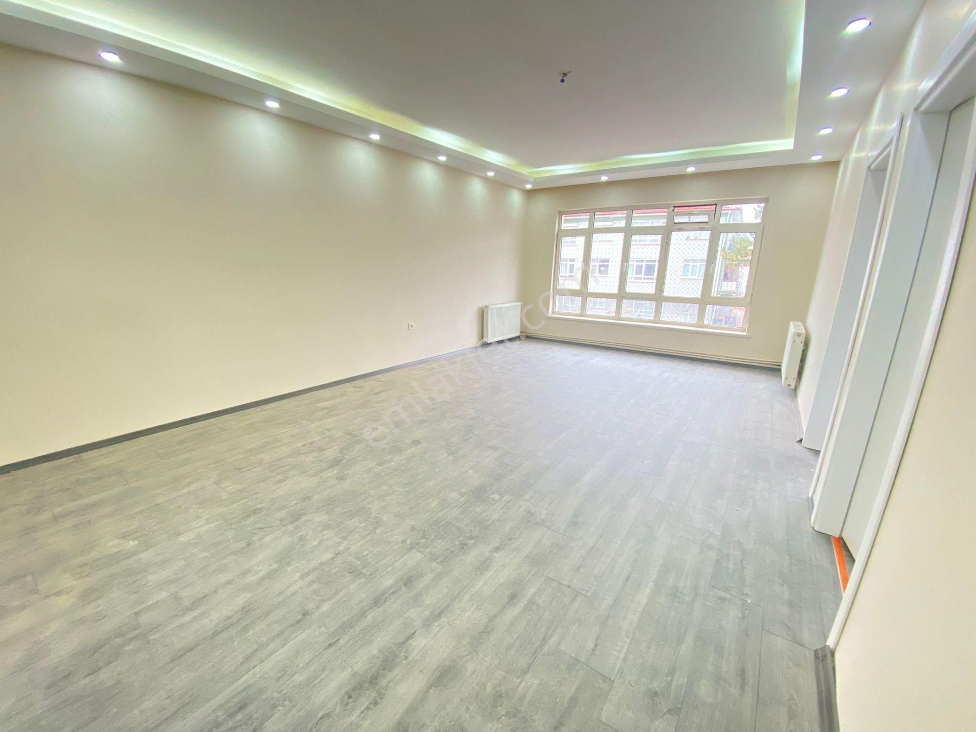 Yunus Emre Cad. Yakını Mantolamalı Bina 3+1 Orta Kat Ön Cephe - Görsel 31