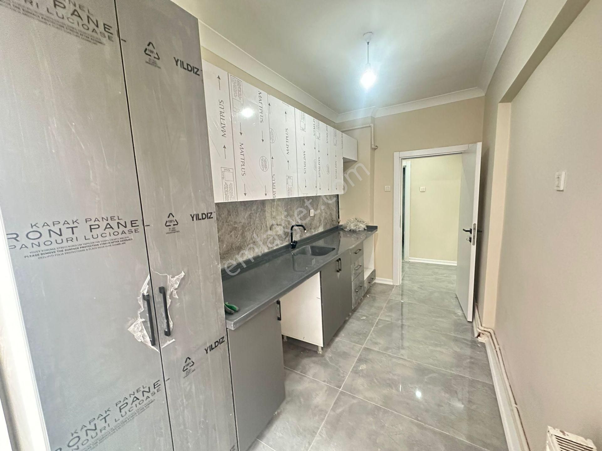 Yunus Emre Cad. Yakını Mantolamalı Bina 3+1 Orta Kat Ön Cephe - Görsel 28