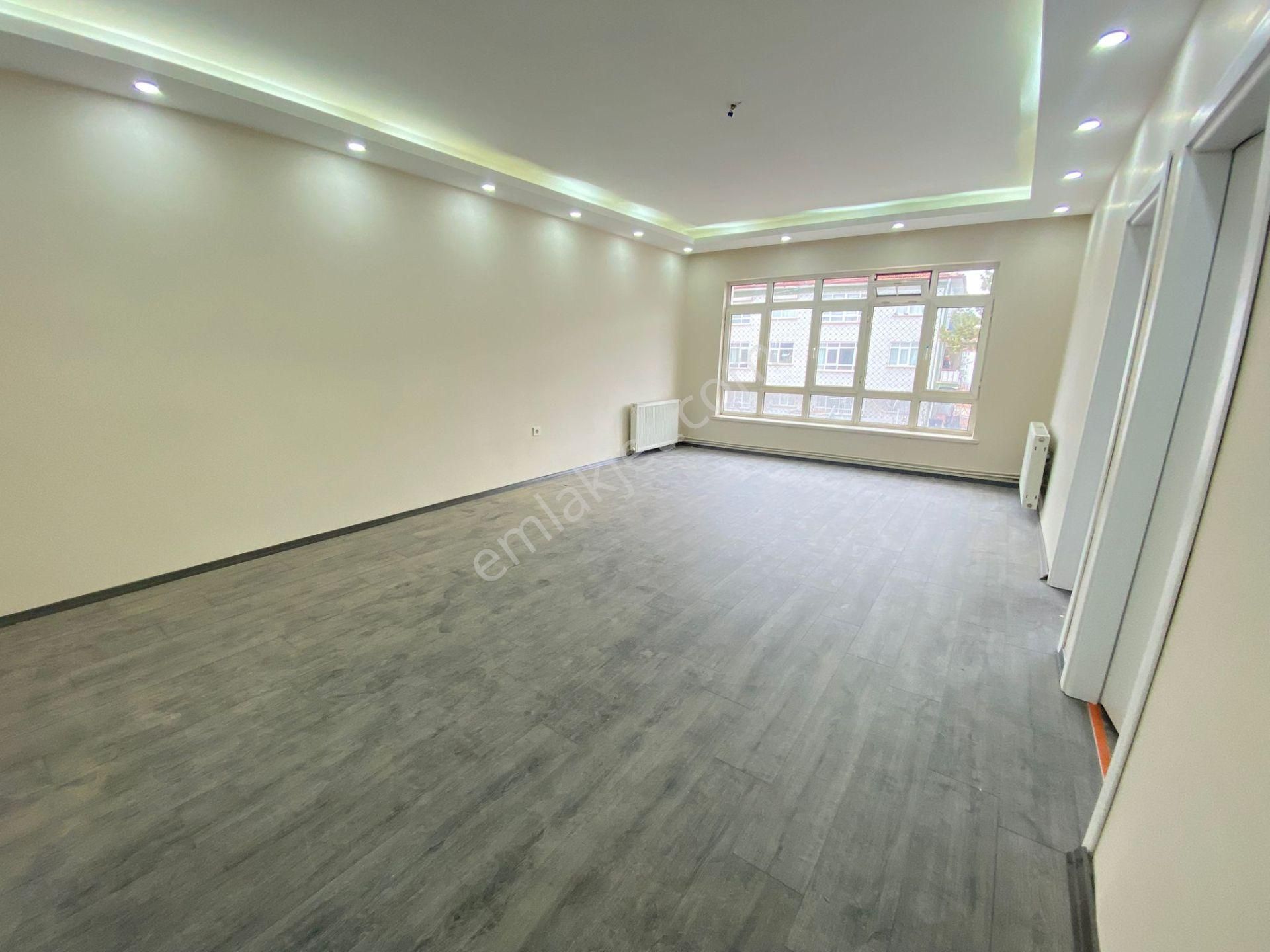 Yunus Emre Cad. Yakını Mantolamalı Bina 3+1 Orta Kat Ön Cephe - Görsel 5