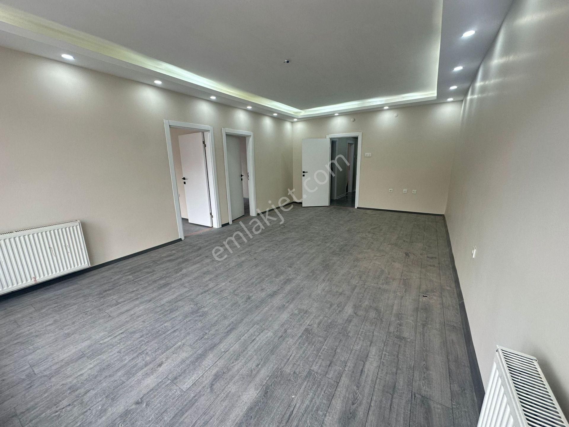 Yunus Emre Cad. Yakını Mantolamalı Bina 3+1 Orta Kat Ön Cephe - Görsel 8