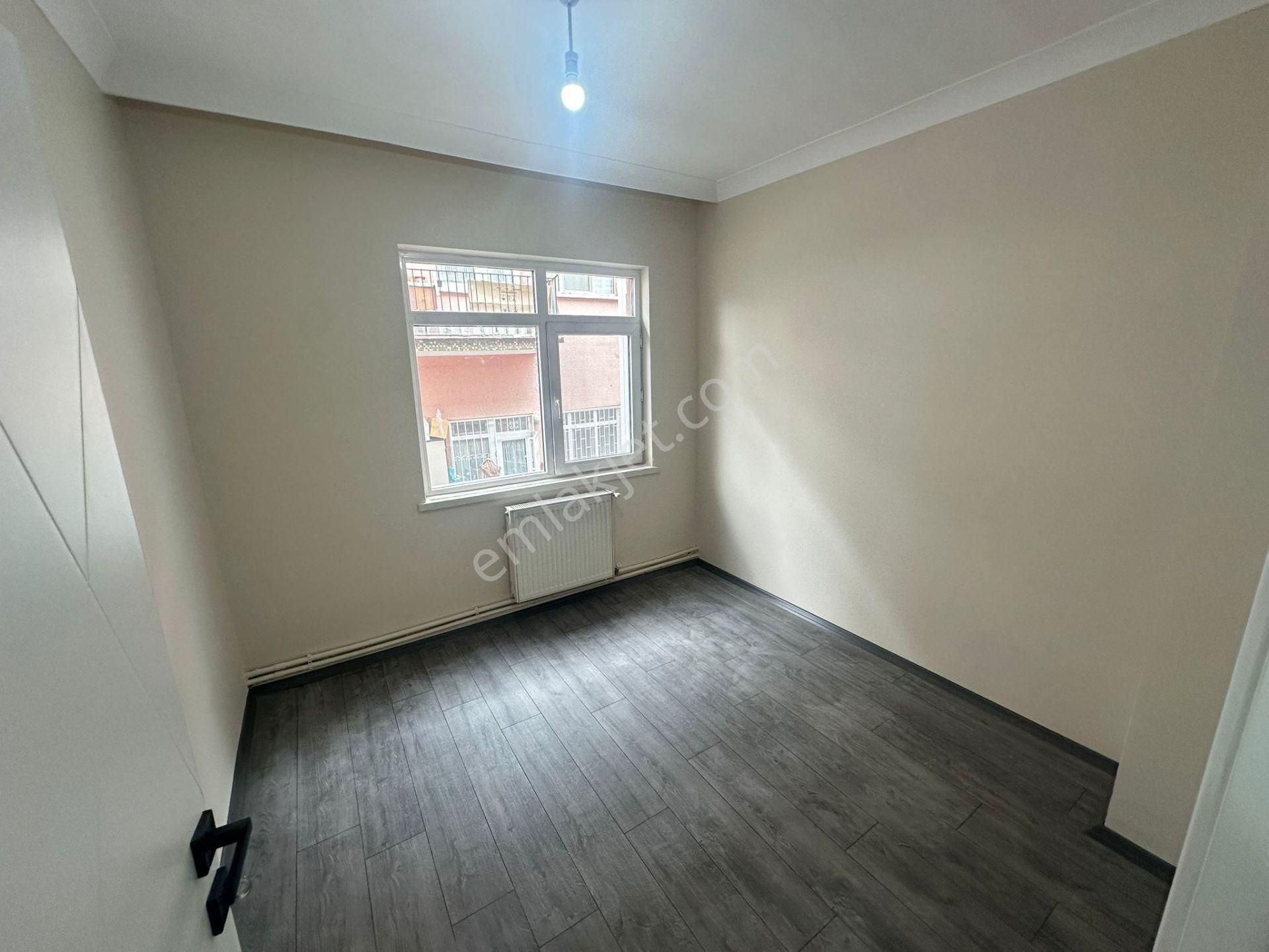 Yunus Emre Cad. Yakını Mantolamalı Bina 3+1 Orta Kat Ön Cephe - Görsel 15