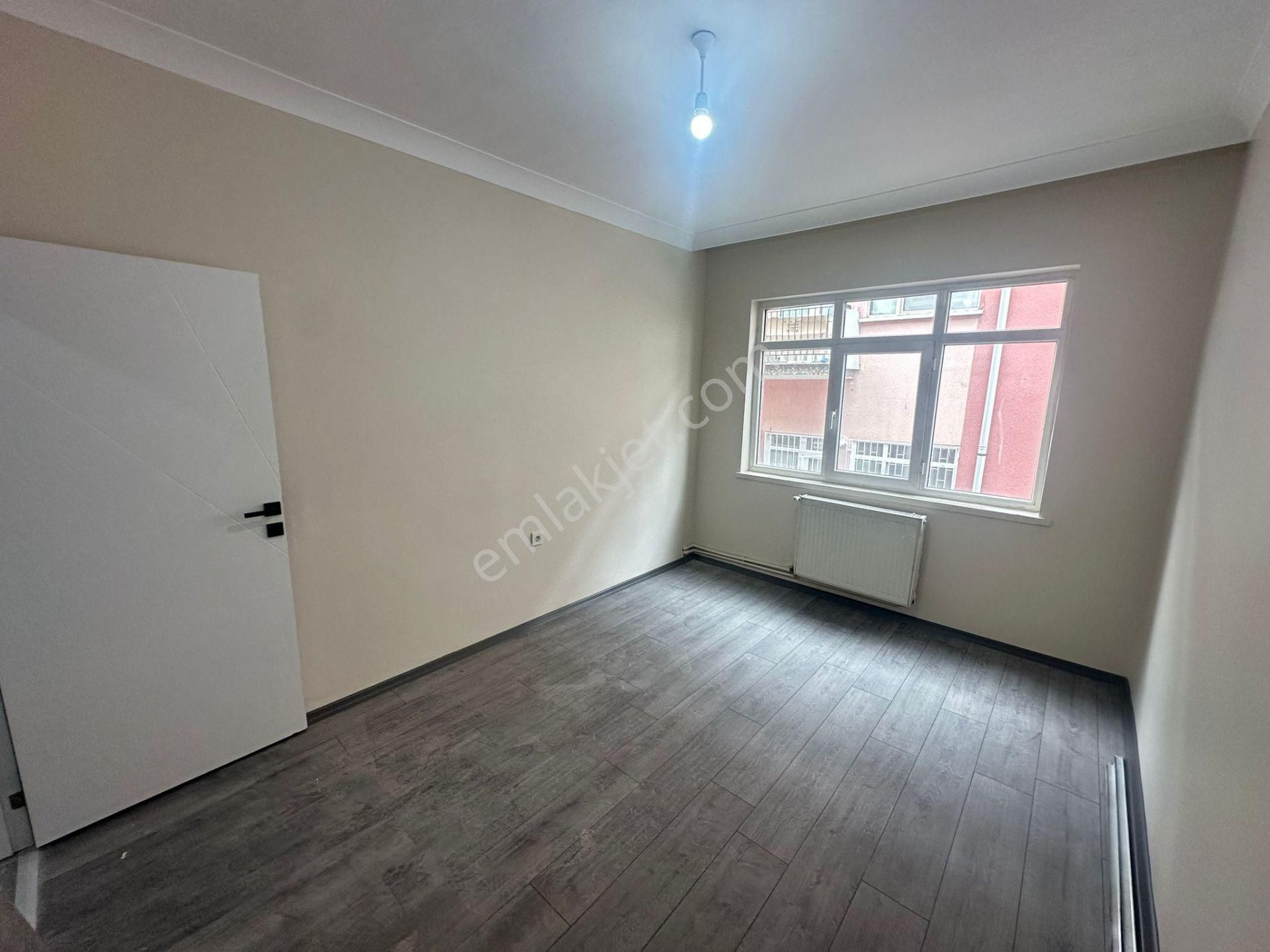 Yunus Emre Cad. Yakını Mantolamalı Bina 3+1 Orta Kat Ön Cephe - Görsel 20