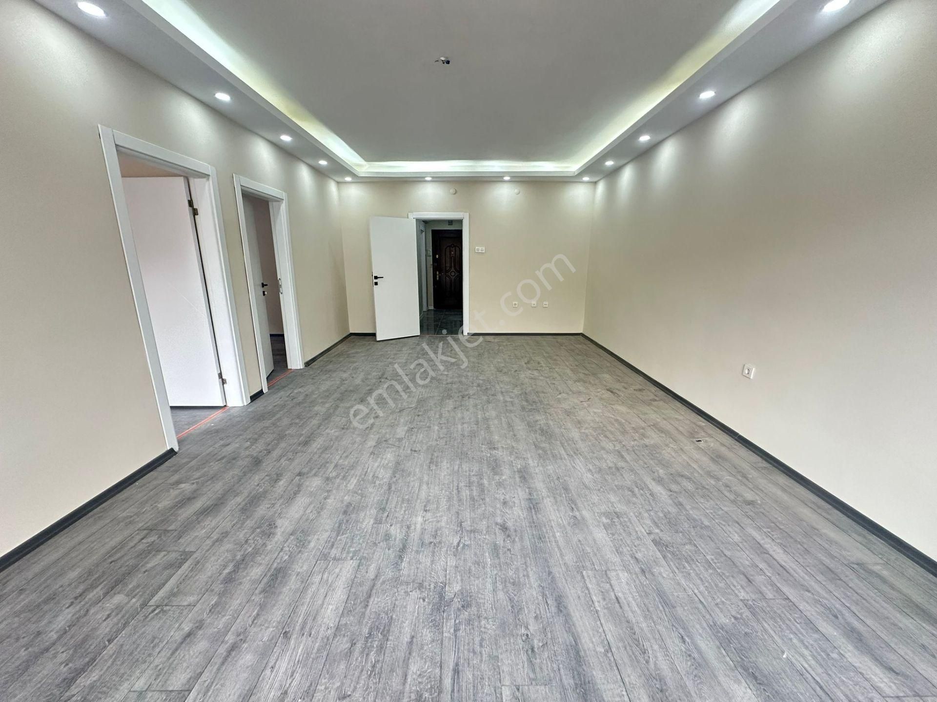 Yunus Emre Cad. Yakını Mantolamalı Bina 3+1 Orta Kat Ön Cephe - Görsel 7