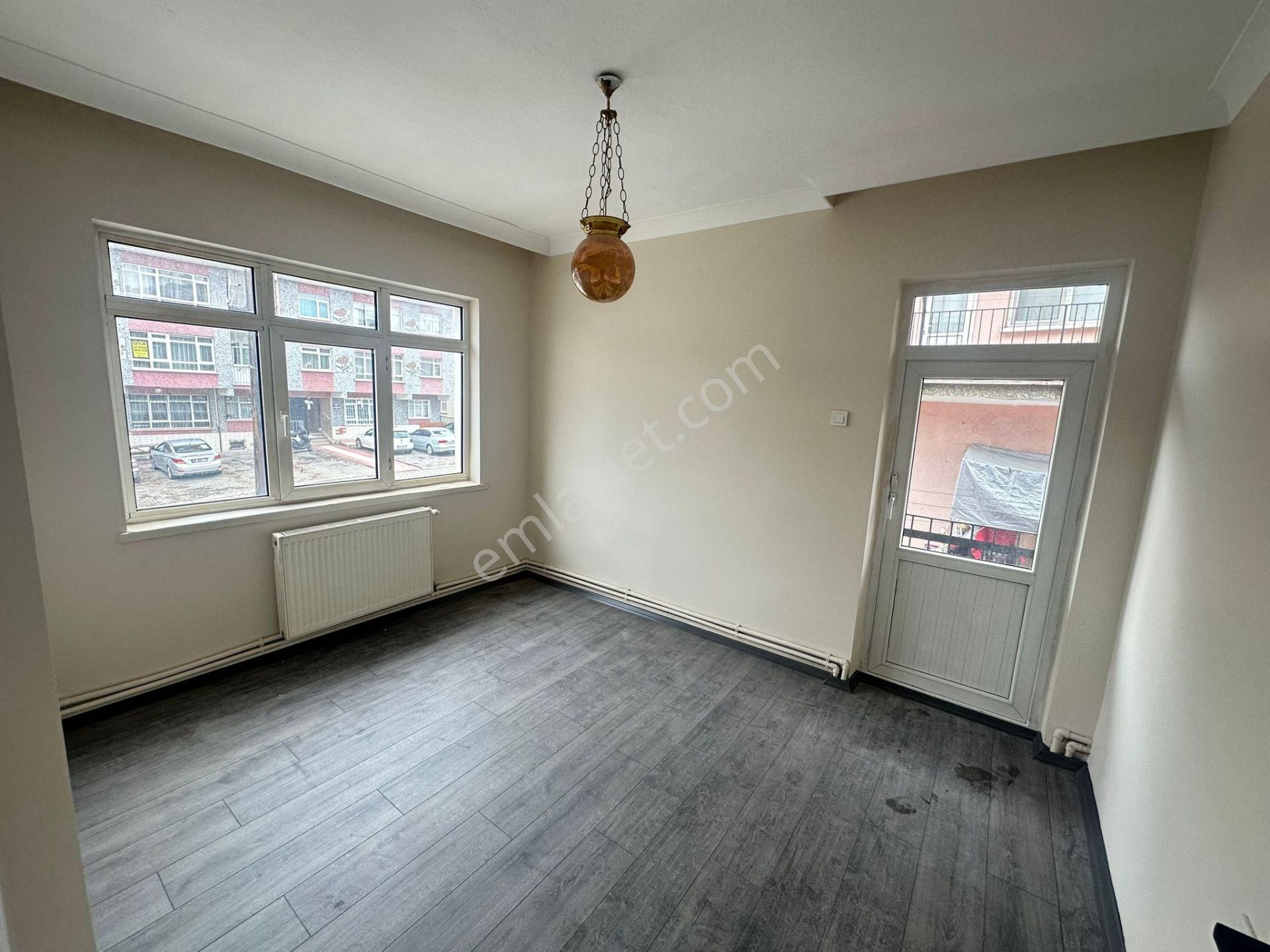 Yunus Emre Cad. Yakını Mantolamalı Bina 3+1 Orta Kat Ön Cephe - Görsel 10