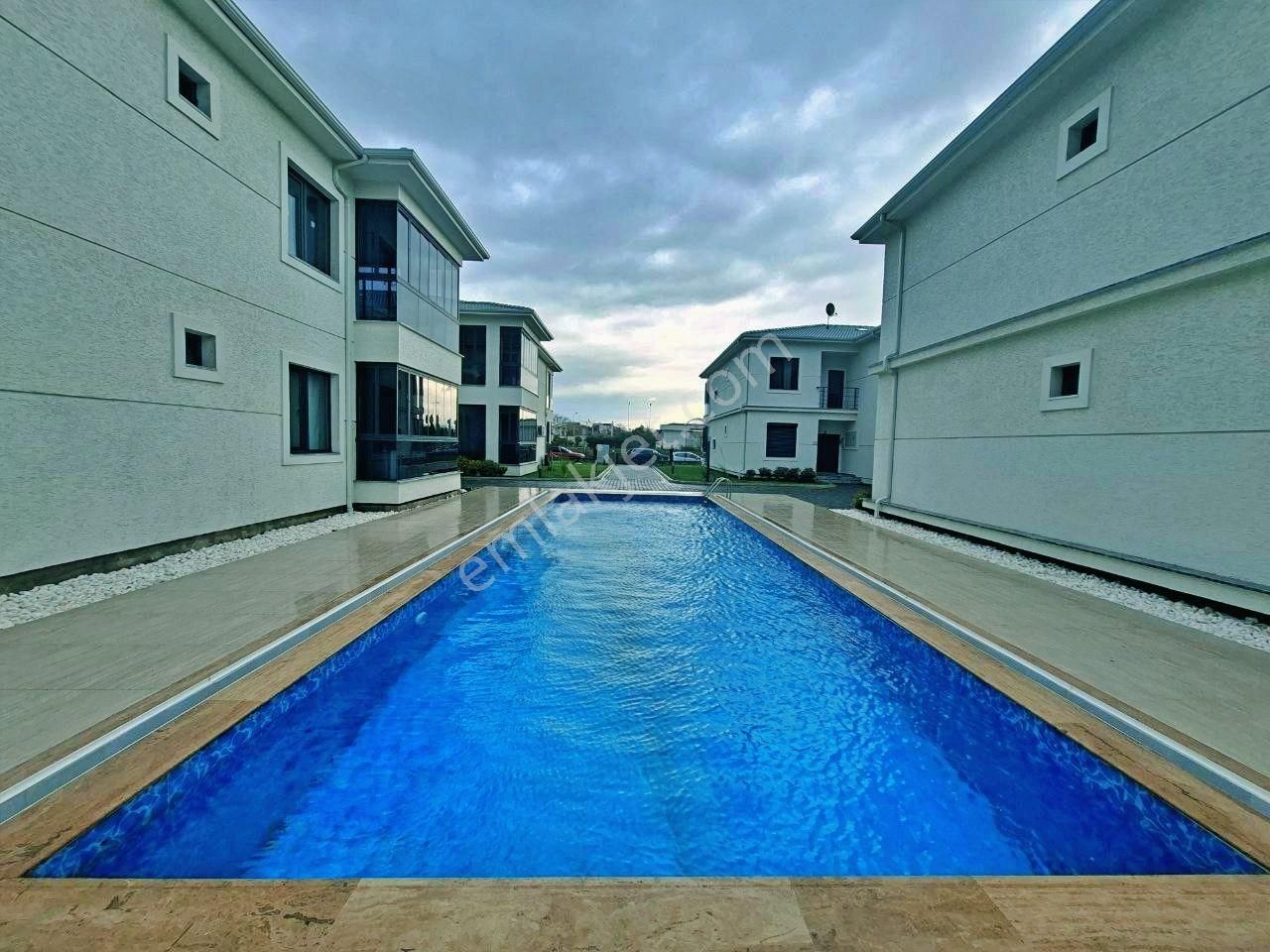 Uytundan Güre'de Denize 200 Metre Havuzlu Lüks Sitede 2+1 - Görsel 17
