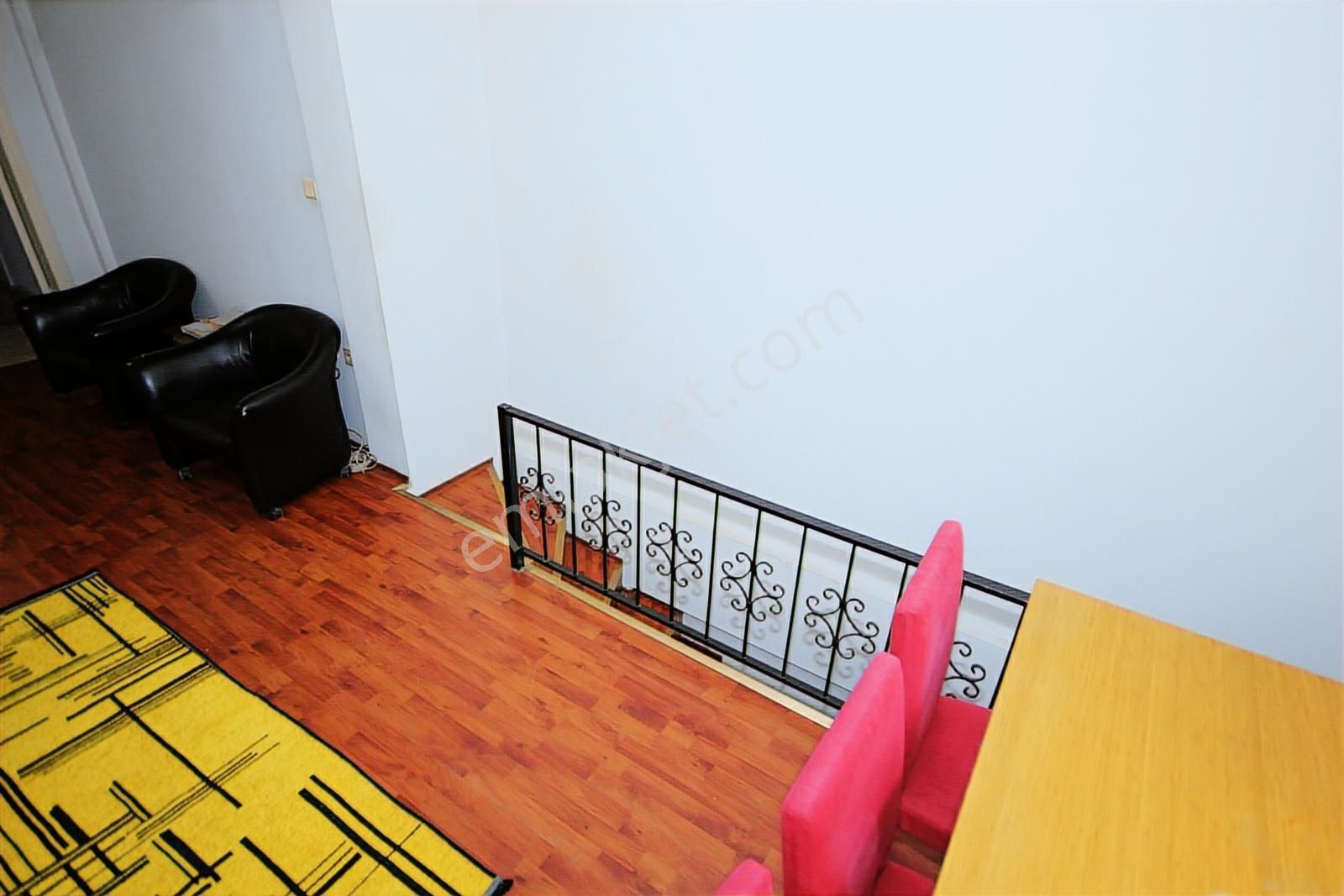 İstasyonda Müstakil Girişli Cadde Üstü Eşyalı 3+1 Ters Dubleks - Görsel 5