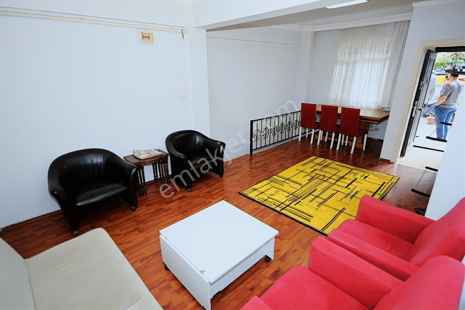 İstasyonda Müstakil Girişli Cadde Üstü Eşyalı 3+1 Ters Dubleks - Görsel 8