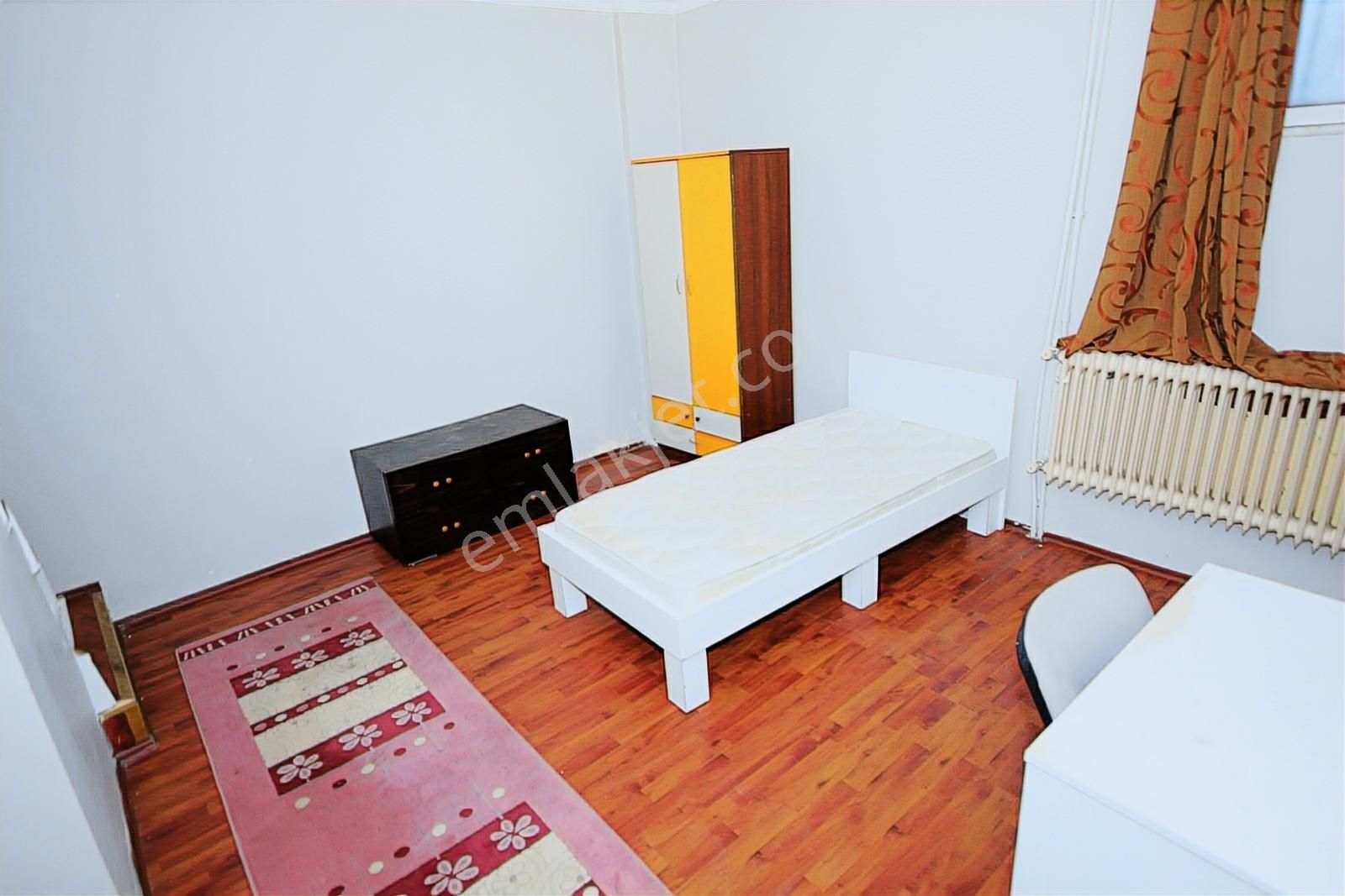 İstasyonda Müstakil Girişli Cadde Üstü Eşyalı 3+1 Ters Dubleks - Görsel 22