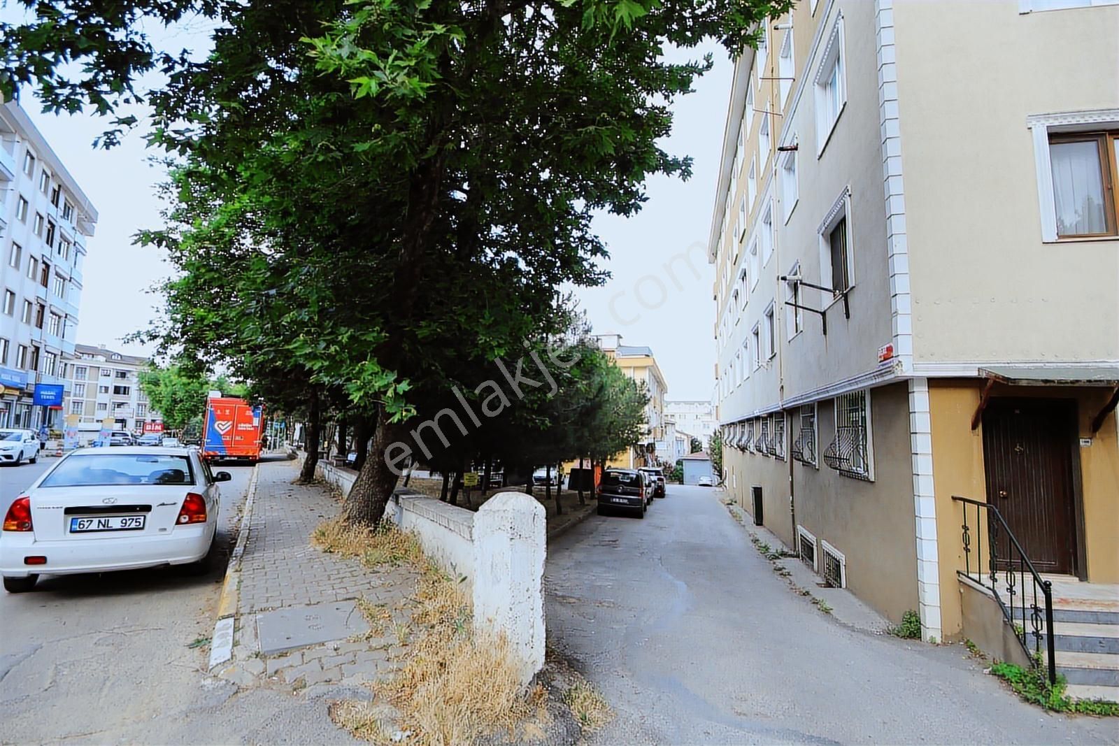İstasyonda Müstakil Girişli Cadde Üstü Eşyalı 3+1 Ters Dubleks - Görsel 27