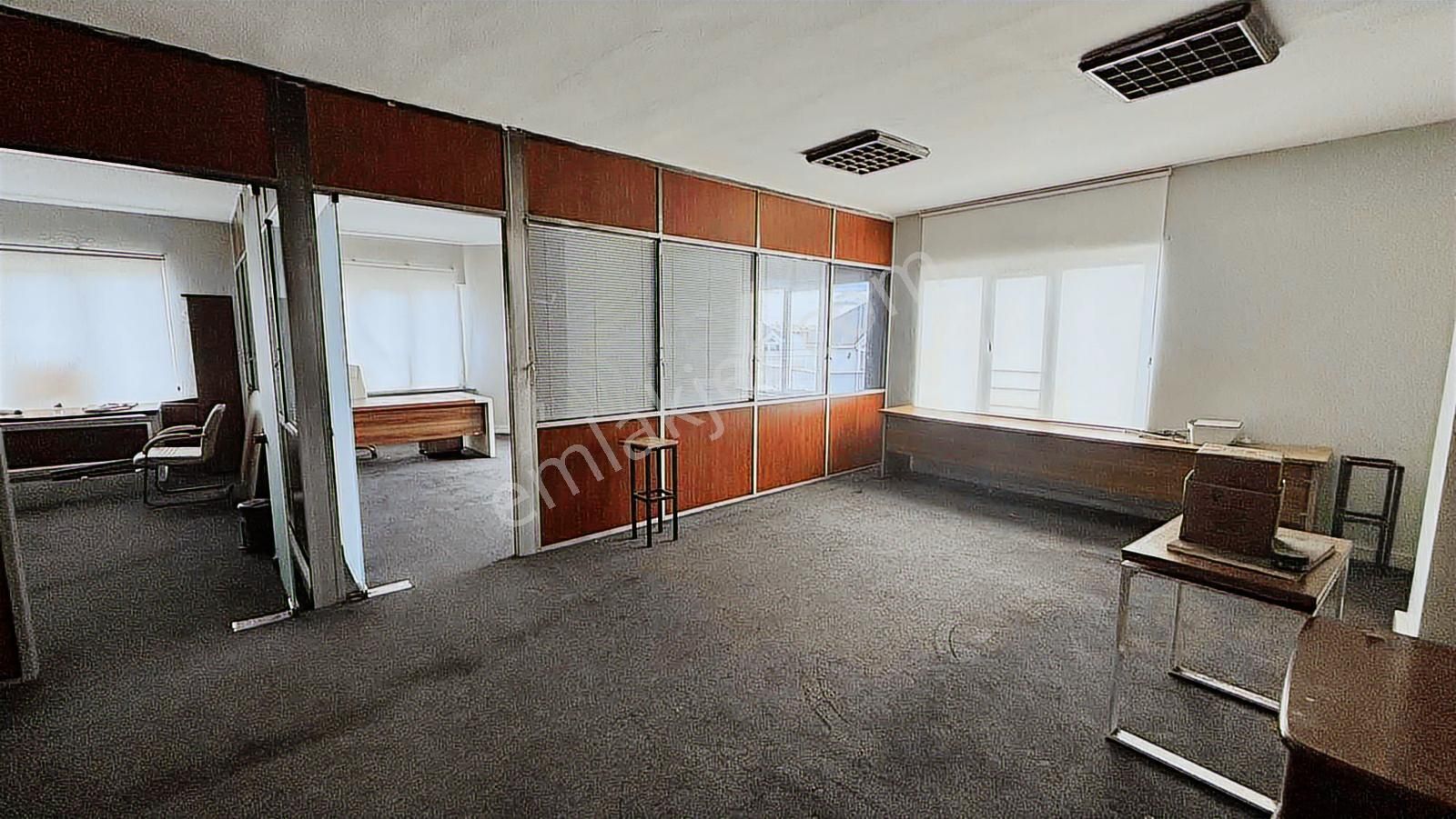 Tuzla Merkezde Cadde Üzeri Eşyalı Kiralık Ofis - Görsel 11