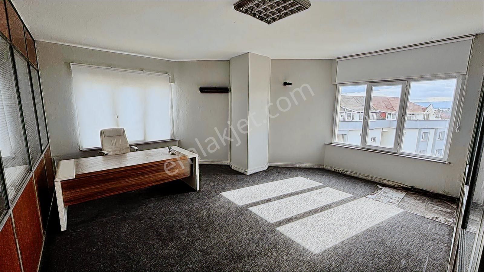 Tuzla Merkezde Cadde Üzeri Eşyalı Kiralık Ofis - Görsel 10