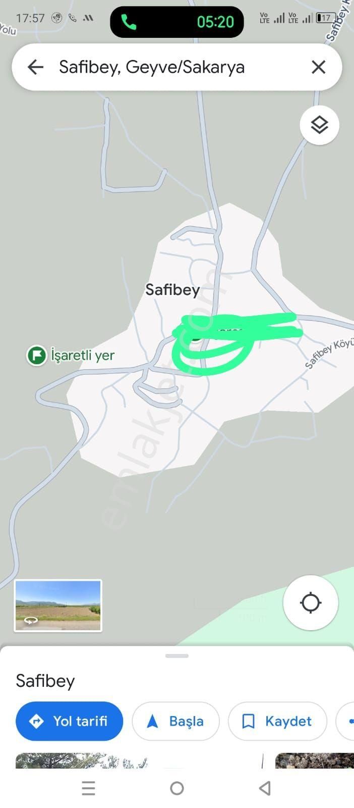 Üzerinde Konteynır Su Deposu Zeytin Ağacı