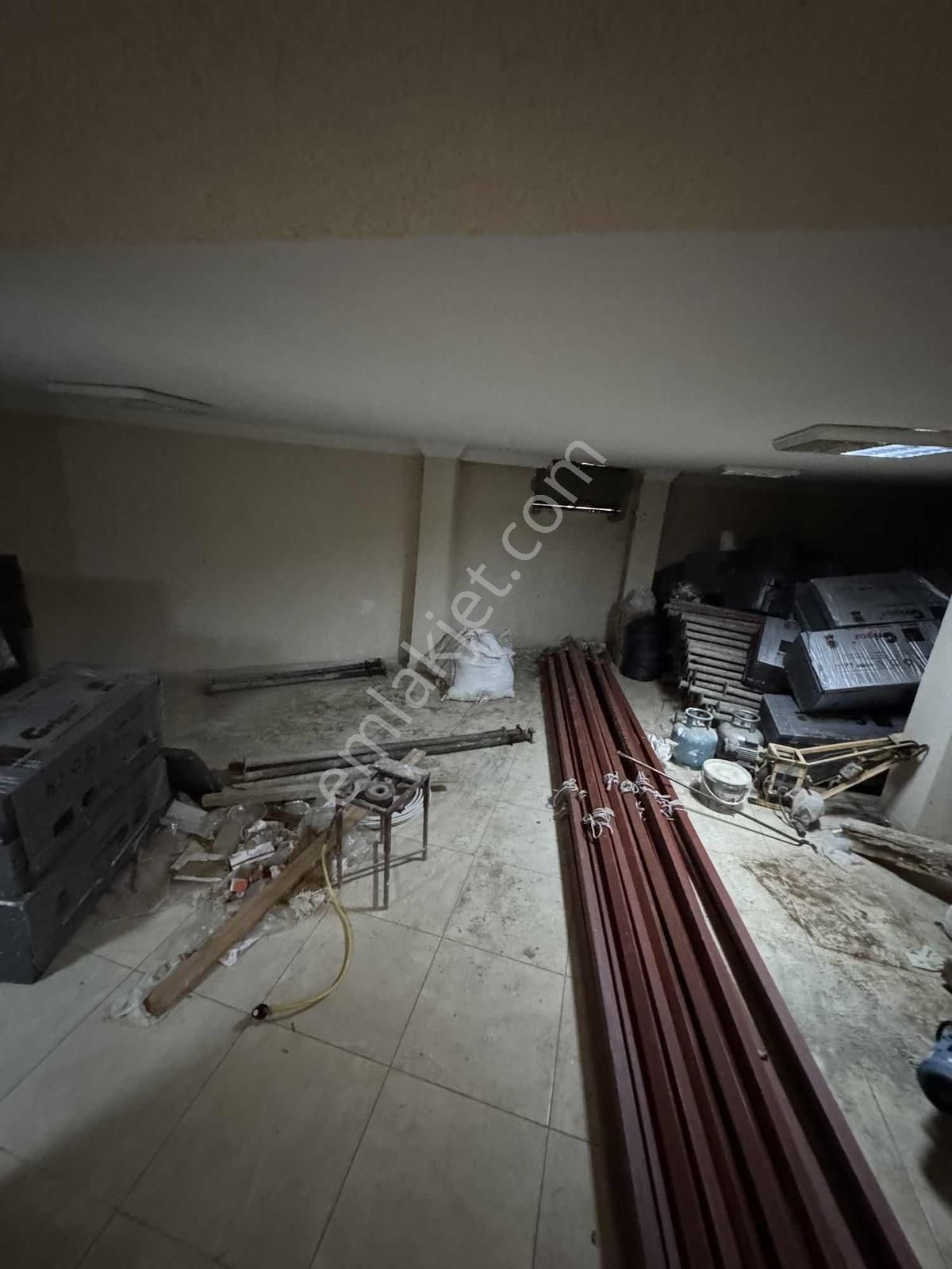 İnönü Mah.sultagazi Caddesine Cephe 150m2 Bodrumlu Dükkan - Görsel 6