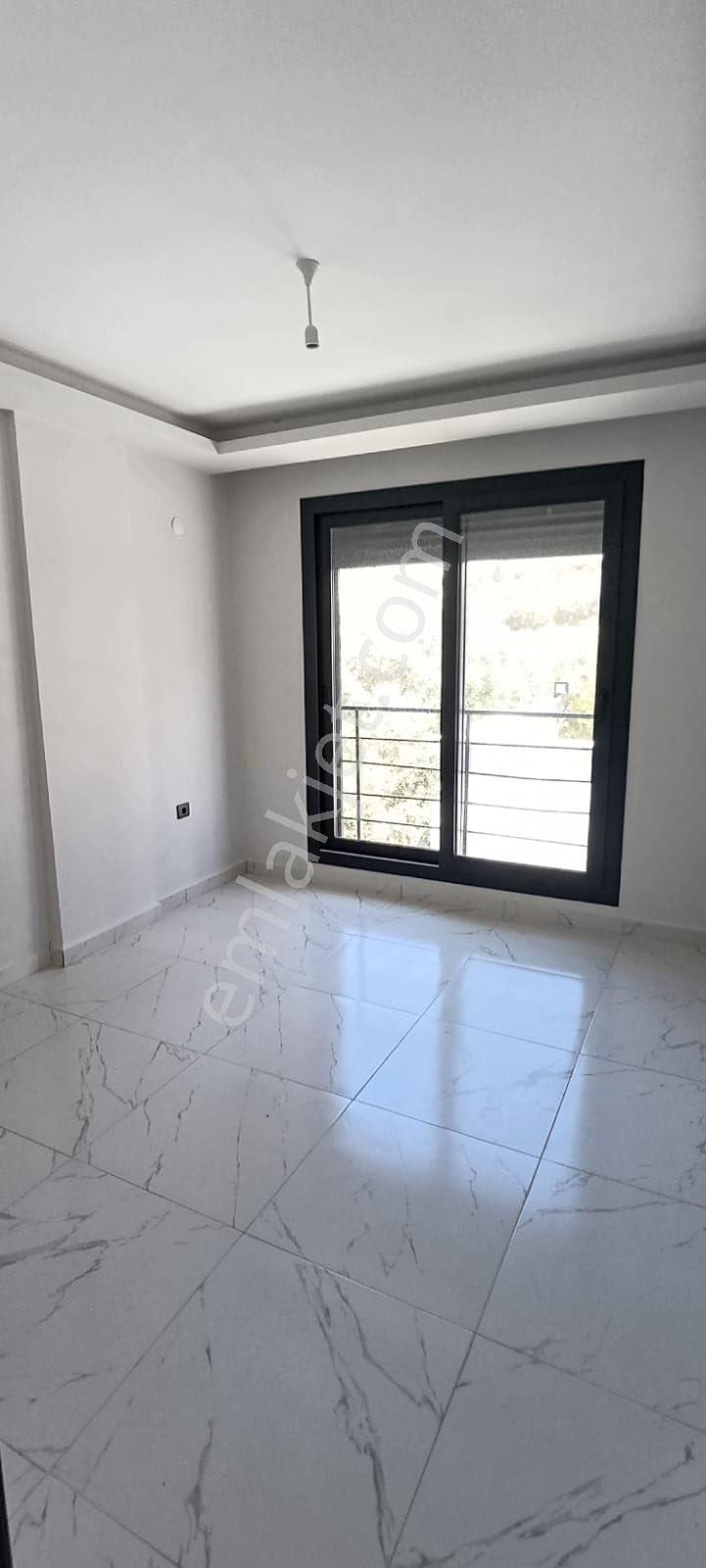 Efeler Mah. Havuzlu Site İçerisinde Uygun Fiyatlı 3+1 Villa - Görsel 12