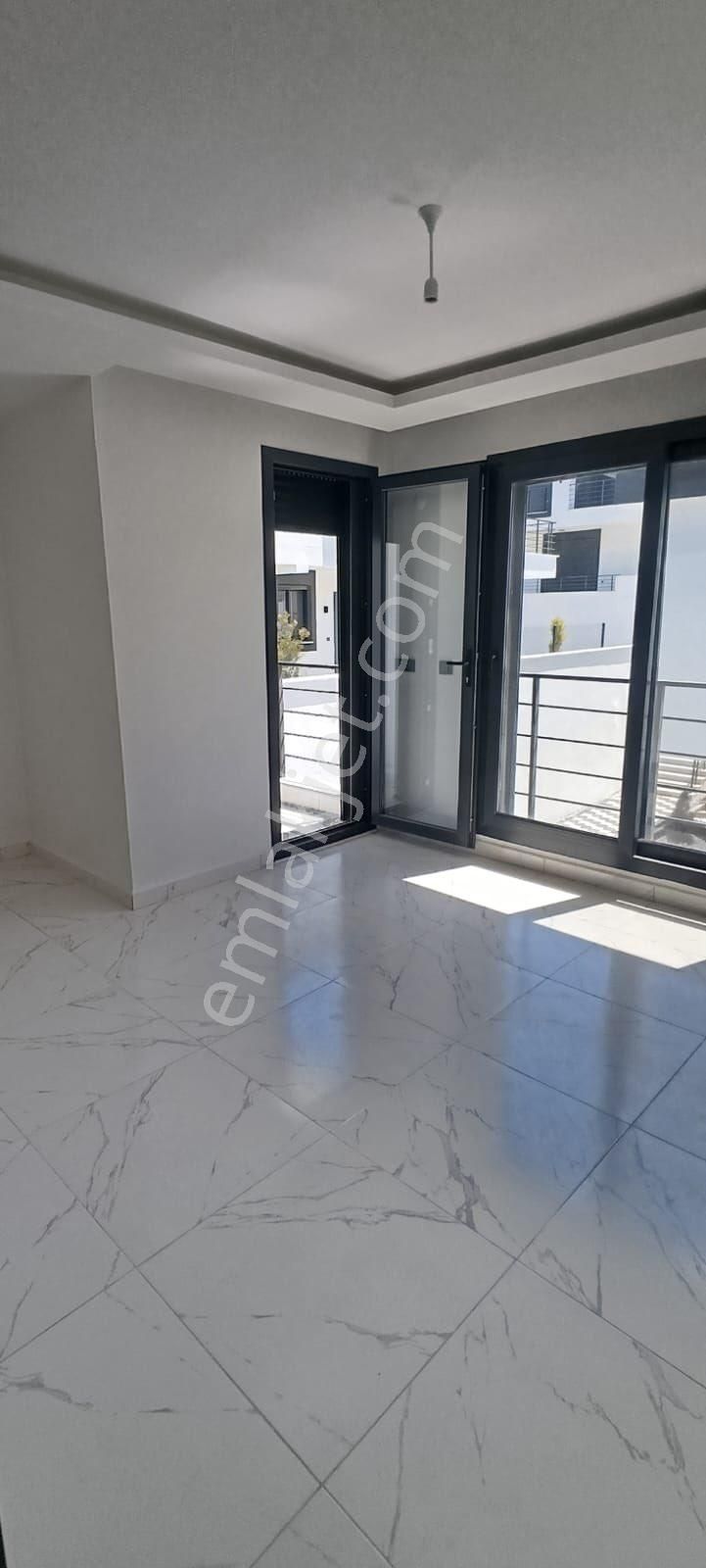 Efeler Mah. Havuzlu Site İçerisinde Uygun Fiyatlı 3+1 Villa - Görsel 11