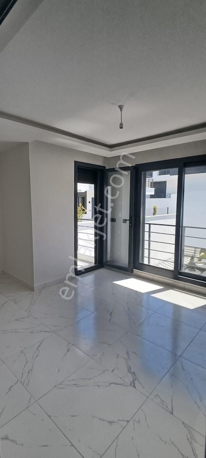 Efeler Mah. Havuzlu Site İçerisinde Uygun Fiyatlı 3+1 Villa - Görsel 8