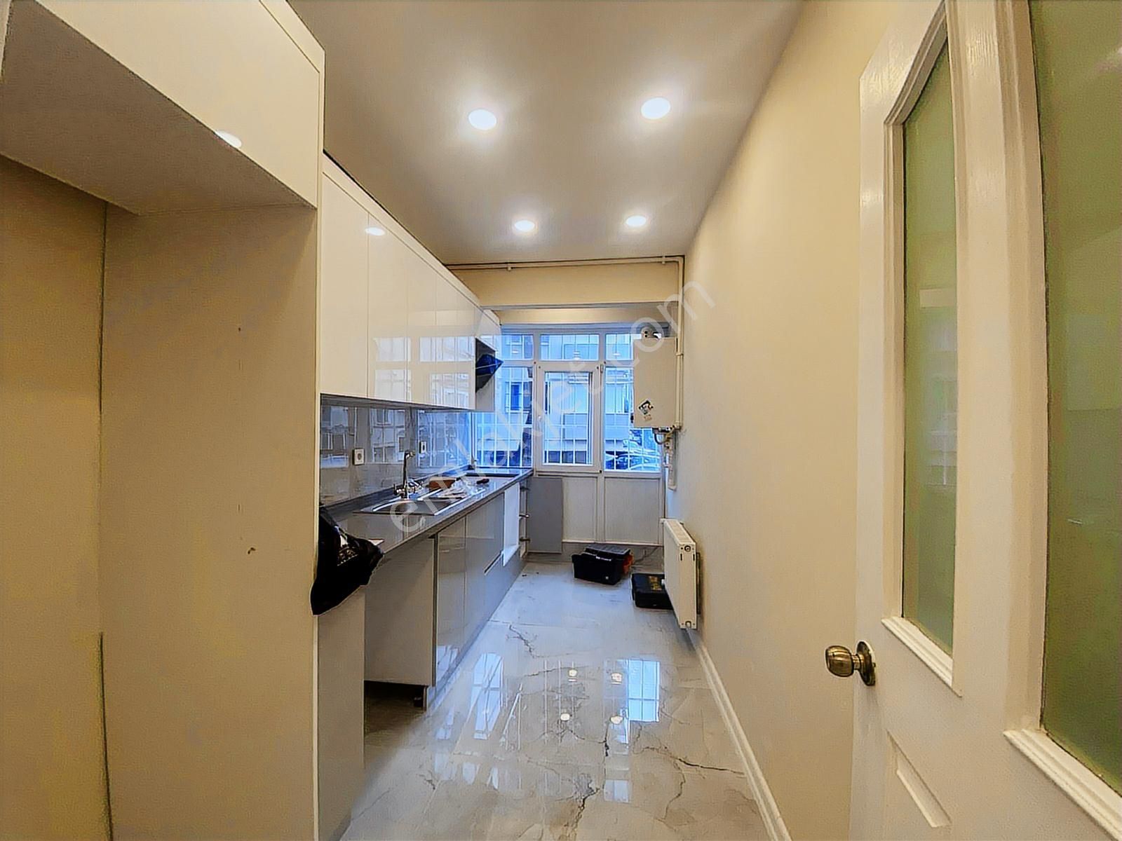 █ Konfor █ Serap Caddesinde, Marmaraya Yakın, Ön Köşe Cephe 3+1 - Görsel 11