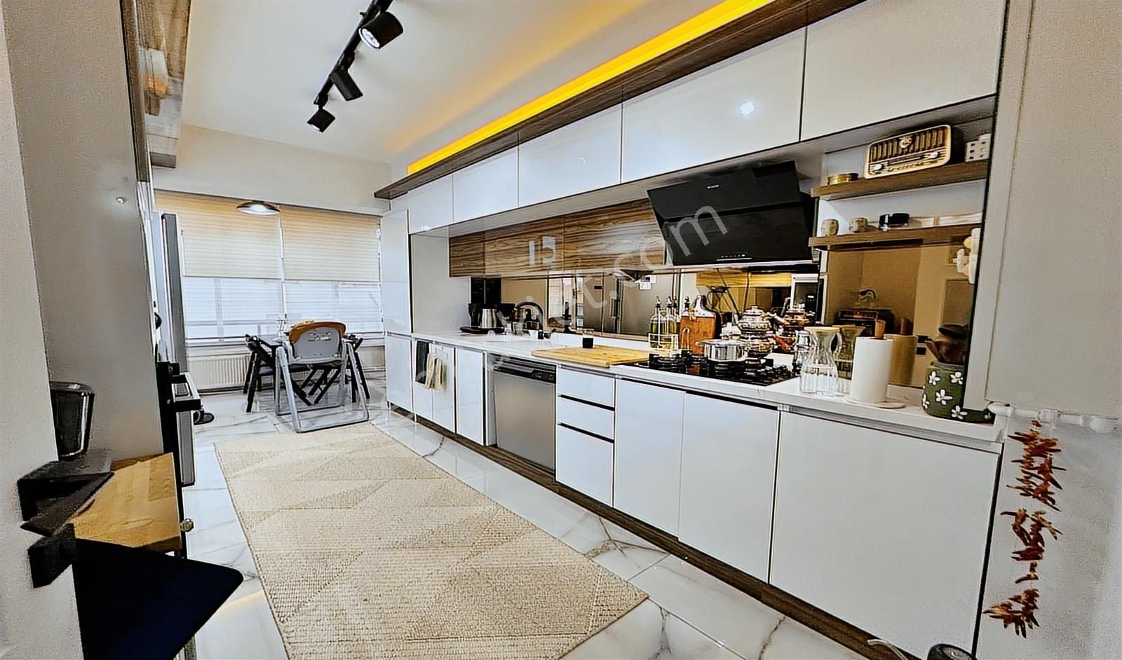 Yasa'dan Kafkaslar'da 3.kat Site'de 3+1 E.banyolu Full Yapılı !!