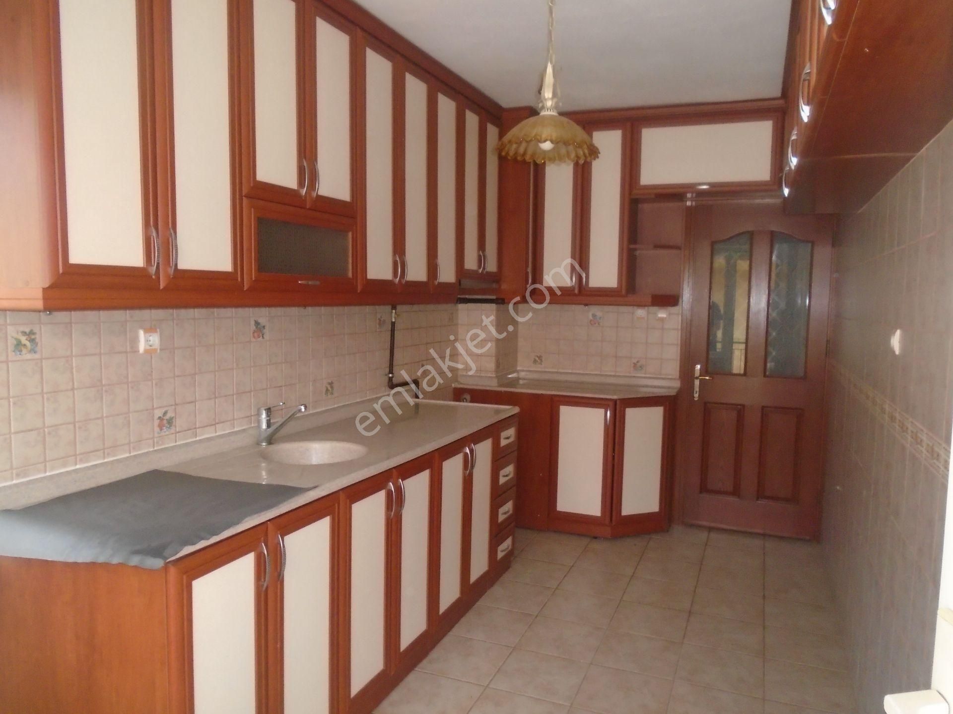 Ender Uysal Gayrimenden Siteler Mahallesin De 2+1 Balkonlu Geniş Daire...