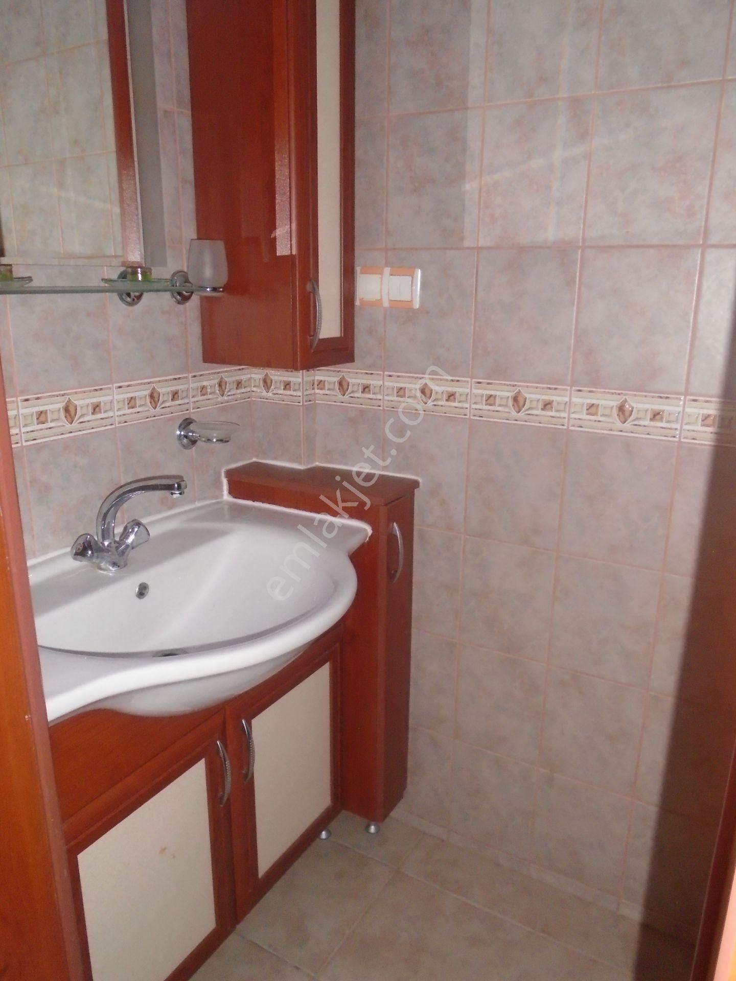 Ender Uysal Gayrimenden Siteler Mahallesin De 2+1 Balkonlu Geniş Daire... - Görsel 3