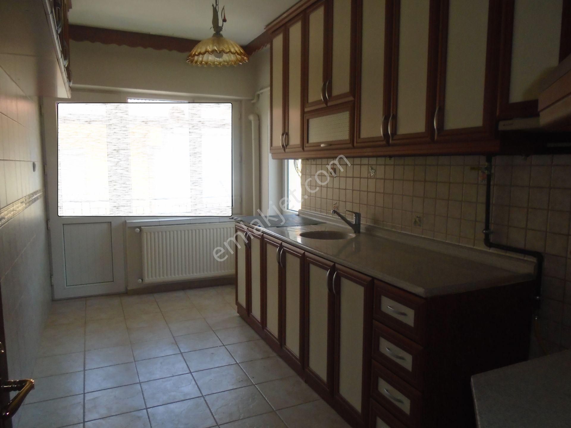 Ender Uysal Gayrimenden Siteler Mahallesin De 2+1 Balkonlu Geniş Daire... - Görsel 4