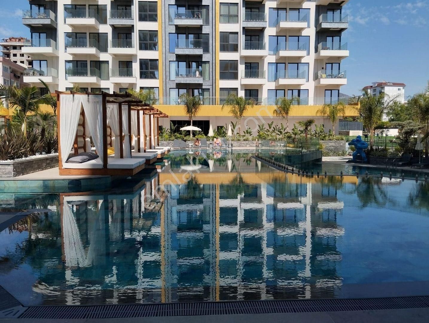 Alanya / Mahmutlar’da Denize Sıfır 1+1 Full Kompleks Eşyalı Satılık Daire - Görsel 16
