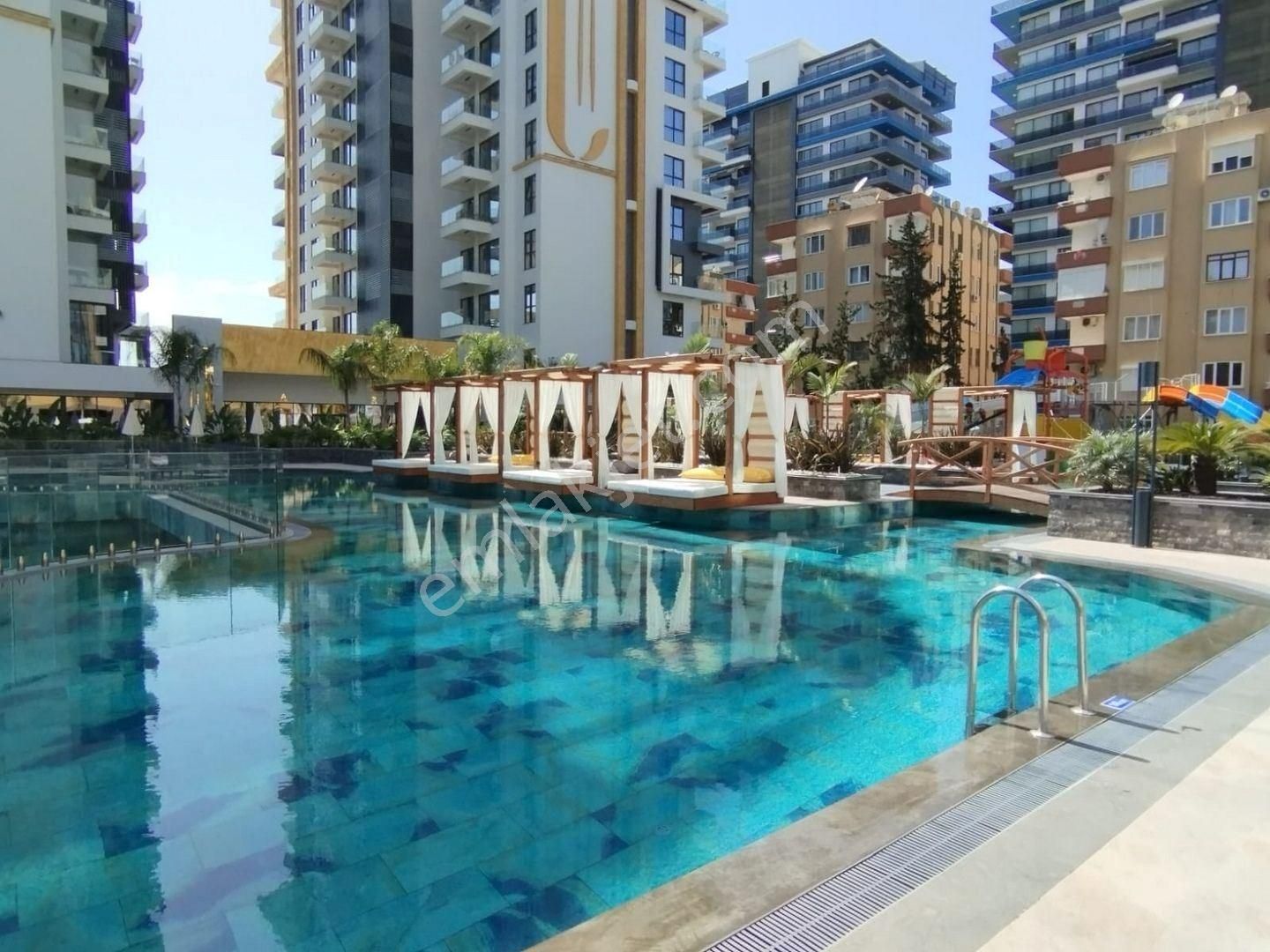 Alanya / Mahmutlar’da Denize Sıfır 1+1 Full Kompleks Eşyalı Satılık Daire - Görsel 15