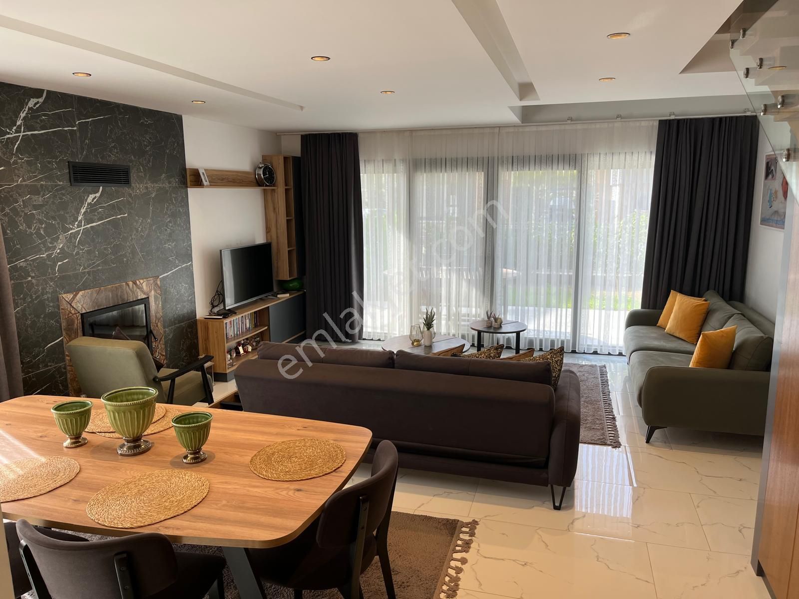 Kuşadası Yavansuda Köşe Konumlu, Bahçeli, Bakımlı Dubleks Villa - Görsel 4