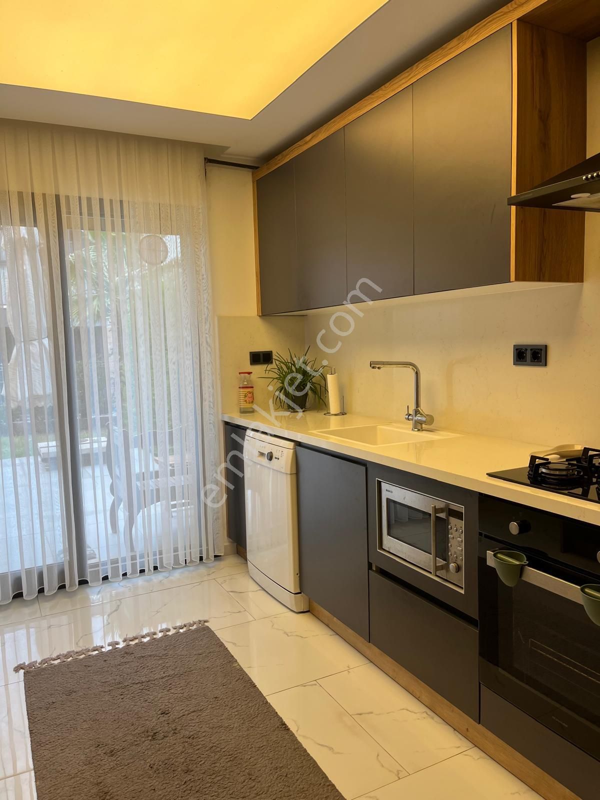 Kuşadası Yavansuda Köşe Konumlu, Bahçeli, Bakımlı Dubleks Villa - Görsel 12