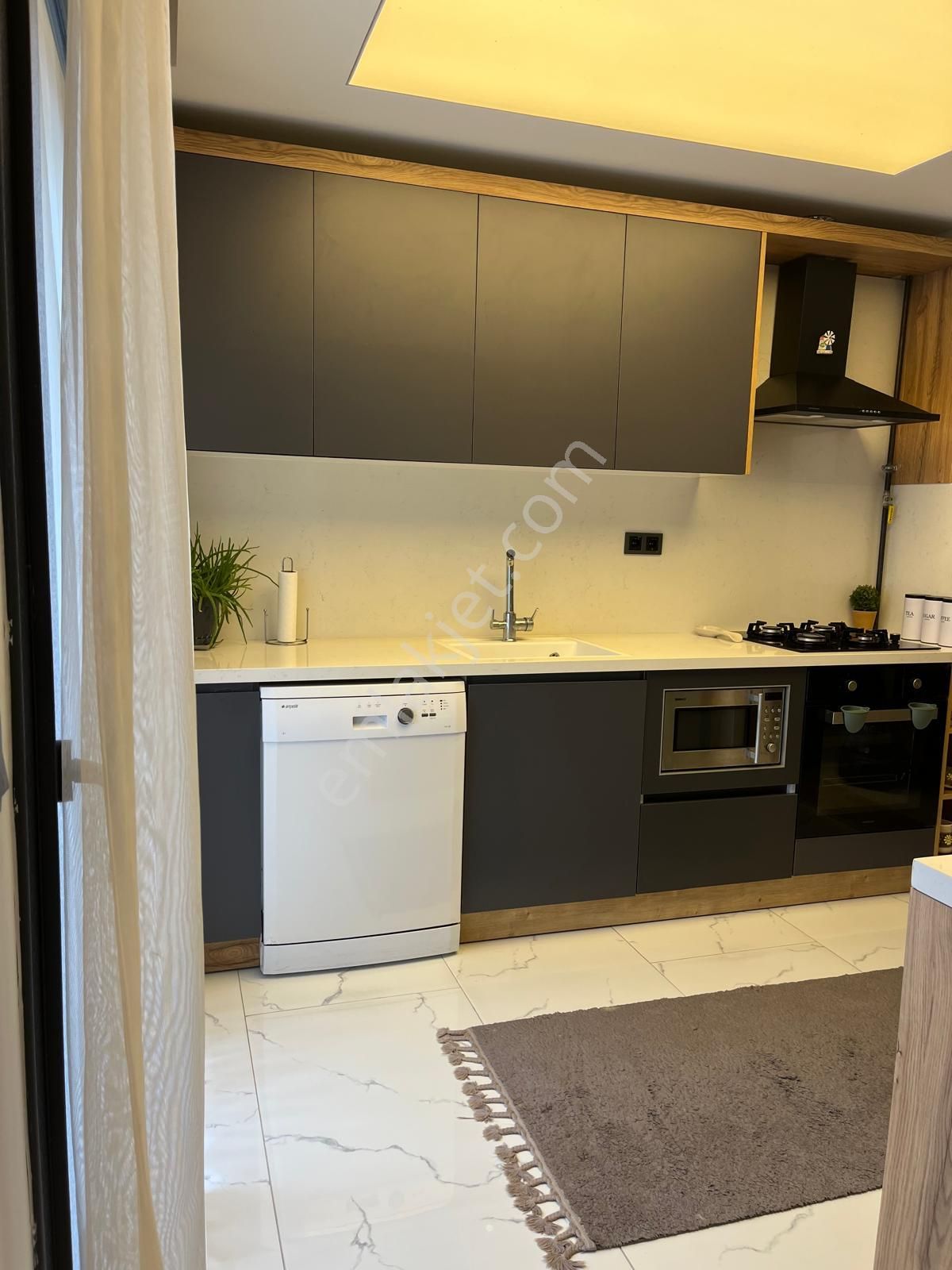 Kuşadası Yavansuda Köşe Konumlu, Bahçeli, Bakımlı Dubleks Villa - Görsel 9