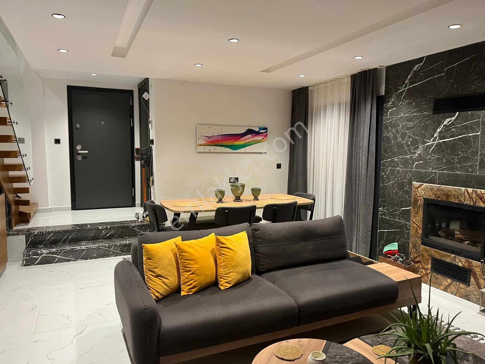 Kuşadası Yavansuda Köşe Konumlu, Bahçeli, Bakımlı Dubleks Villa - Görsel 7