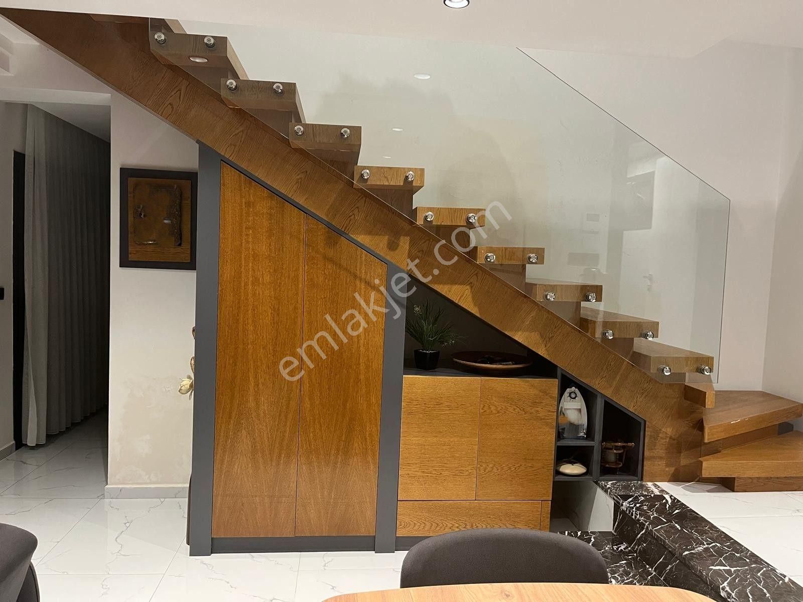 Kuşadası Yavansuda Köşe Konumlu, Bahçeli, Bakımlı Dubleks Villa - Görsel 8