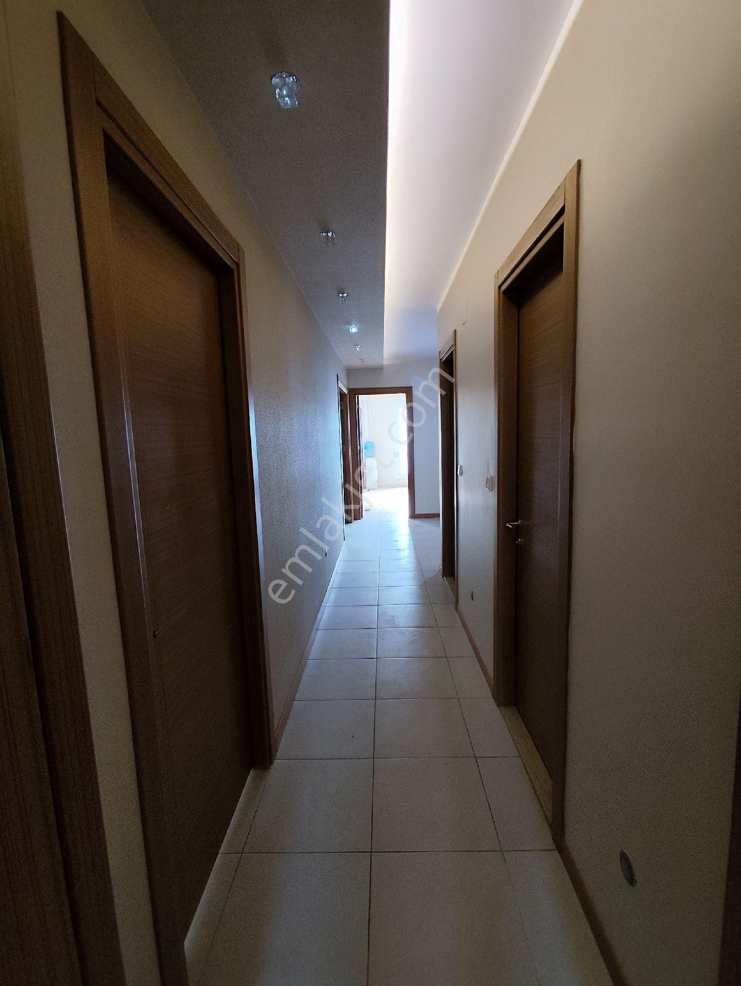 Kıyıboyunda 3+1 Eşyalı Doğalgazlı Havuzlu Güvenlikli Kiralık Daire - Görsel 32