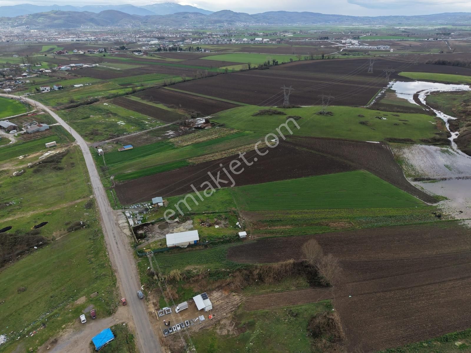 Adapazarı Tekelerde 4381m2 Asfalt'a Cephe Fırsat