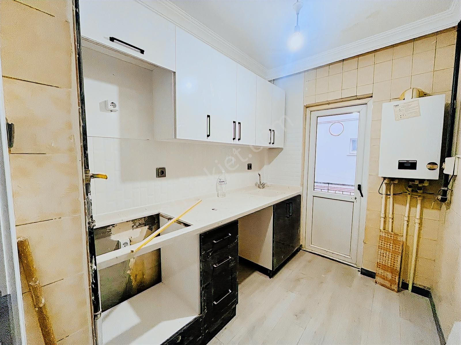 Bağlar Caddesi Yakını Ara Katta Full Yapılı Satılık 2+1 Daire !! - Görsel 13
