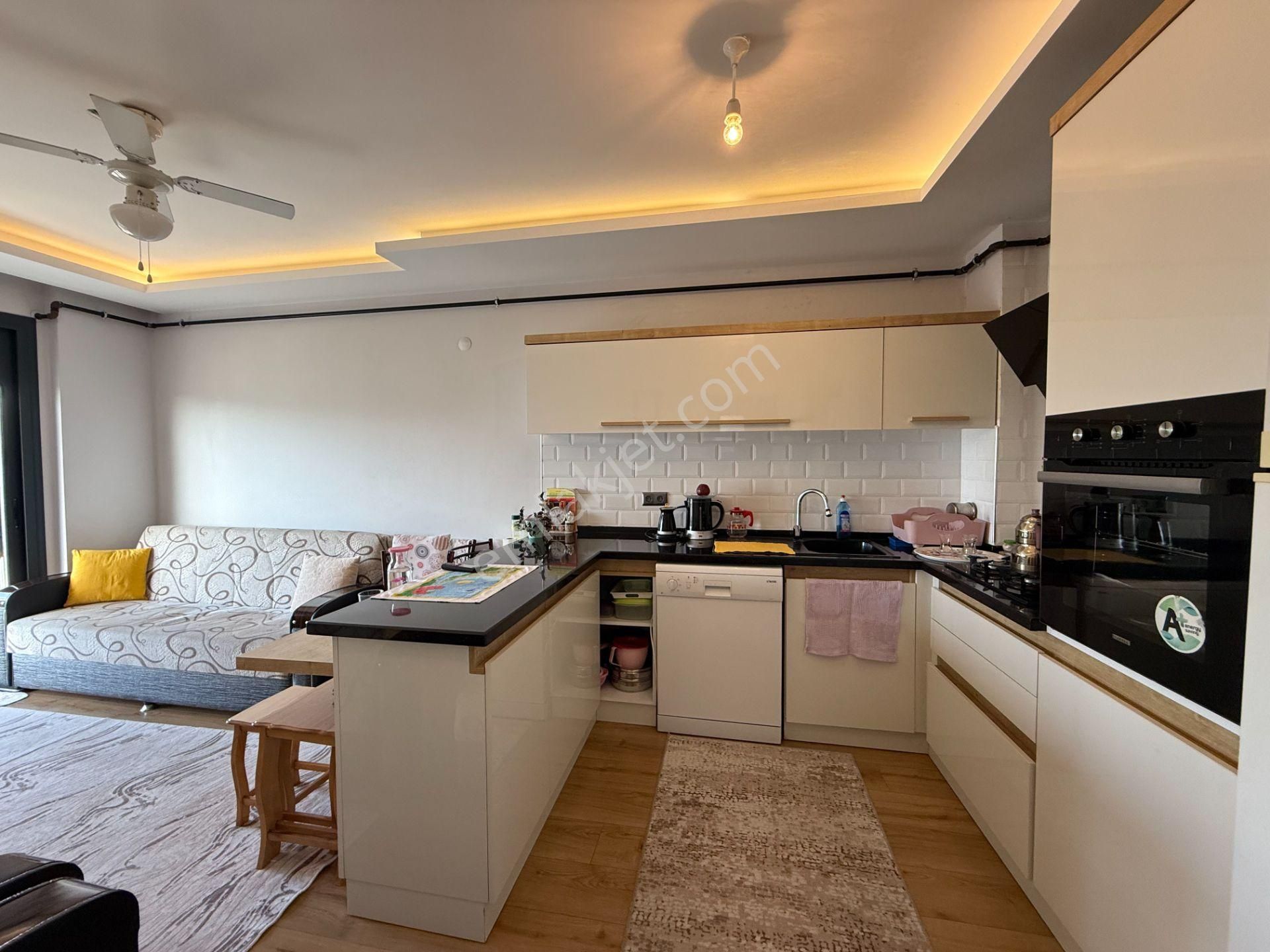 Seferihisar Camikebir Mahallesi – Merkezde, Satılık 1+1 Balkonlu Daire - Görsel 8