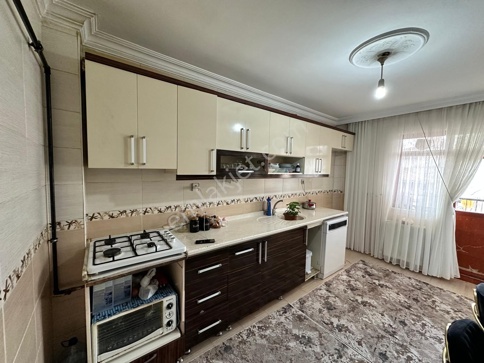 Altındağ - Beşikkaya Mahallesi Karapürçek Cad. Üzerinde Katta 3+1 Satılık Daire !!!