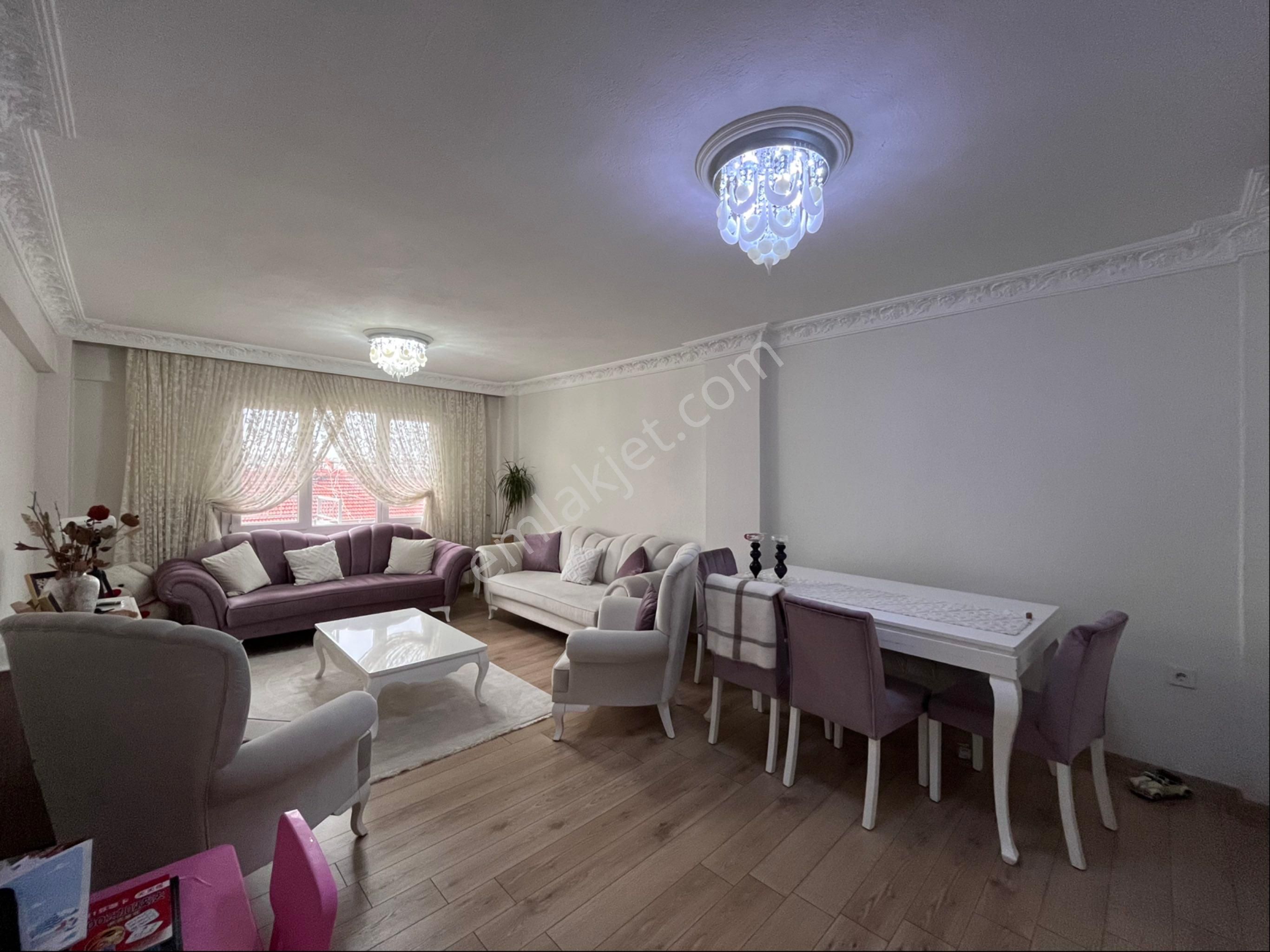 Karabağlar Doğanay Satılık 3+1 | 140 M² | Üçyol Metroya Yakın