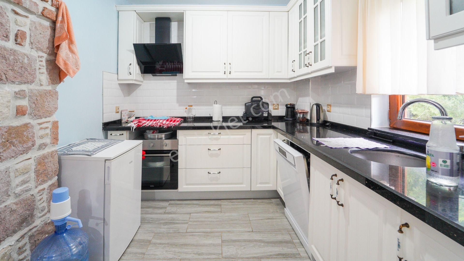 Ayvalık Sefa Çamlık'ta Satılık, 3+1, Taş Villa. Özel Mimari - Görsel 7