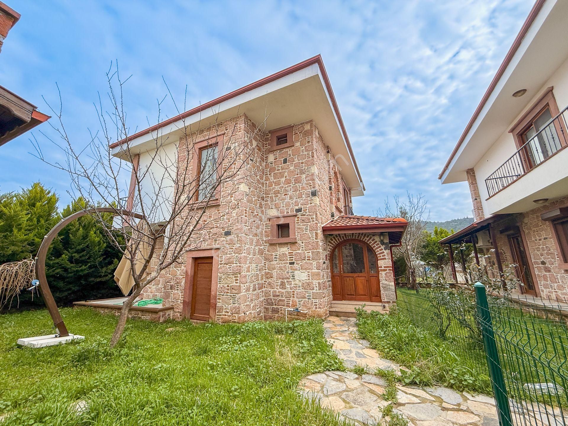 Ayvalık Sefa Çamlık'ta Satılık, 3+1, Taş Villa. Özel Mimari - Görsel 17