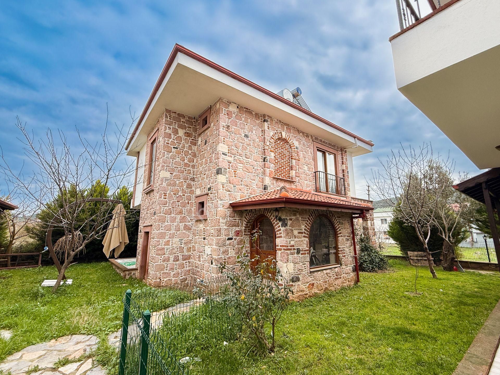 Ayvalık Sefa Çamlık'ta Satılık, 3+1, Taş Villa. Özel Mimari