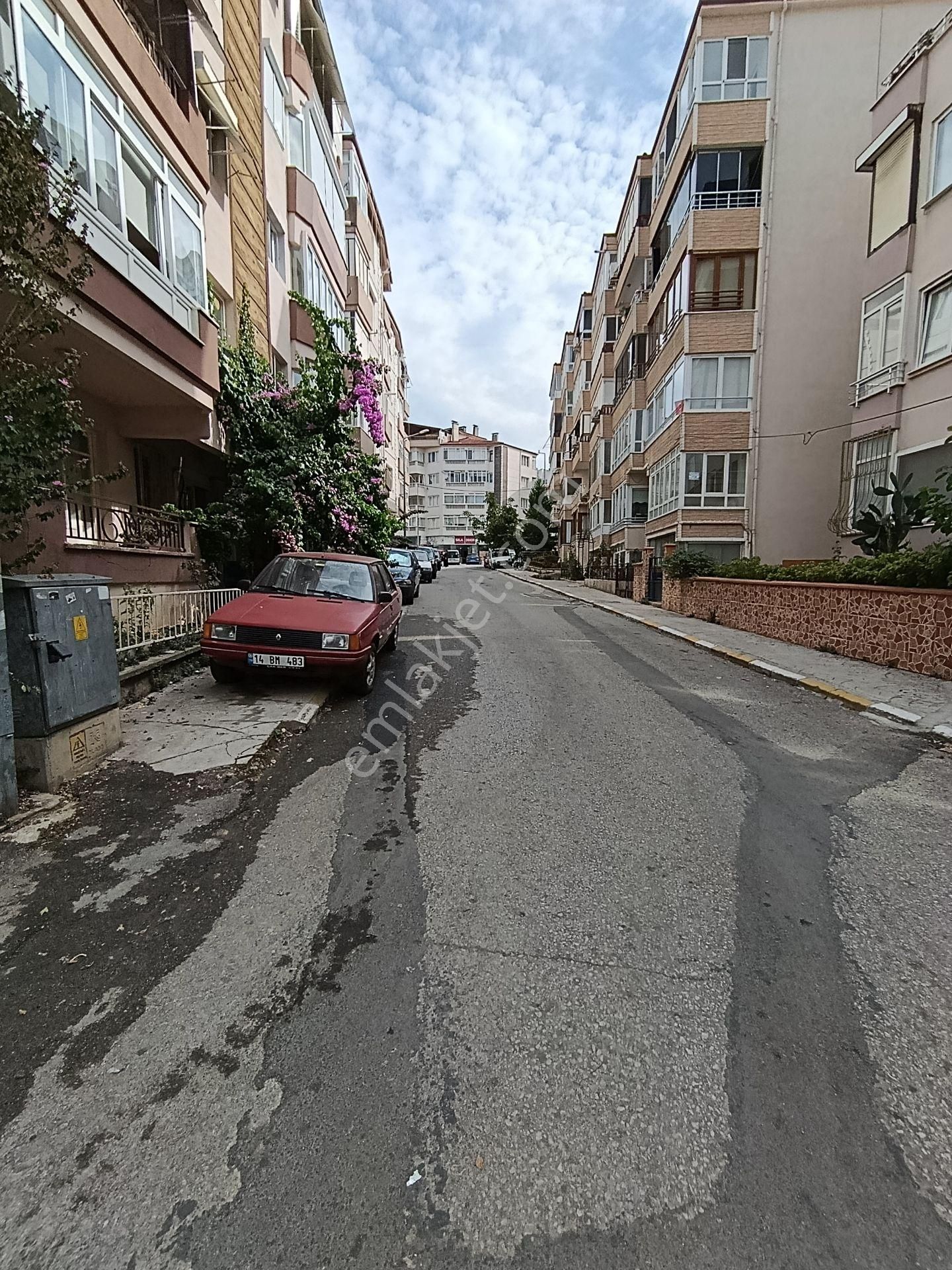 Boş Kiralık Daire !! Şanlı Emlaktan...çınarcık Taşliman Mh.'de / 1+1 / 75m2 / Doğalgazlı / 3.kat - Görsel 21