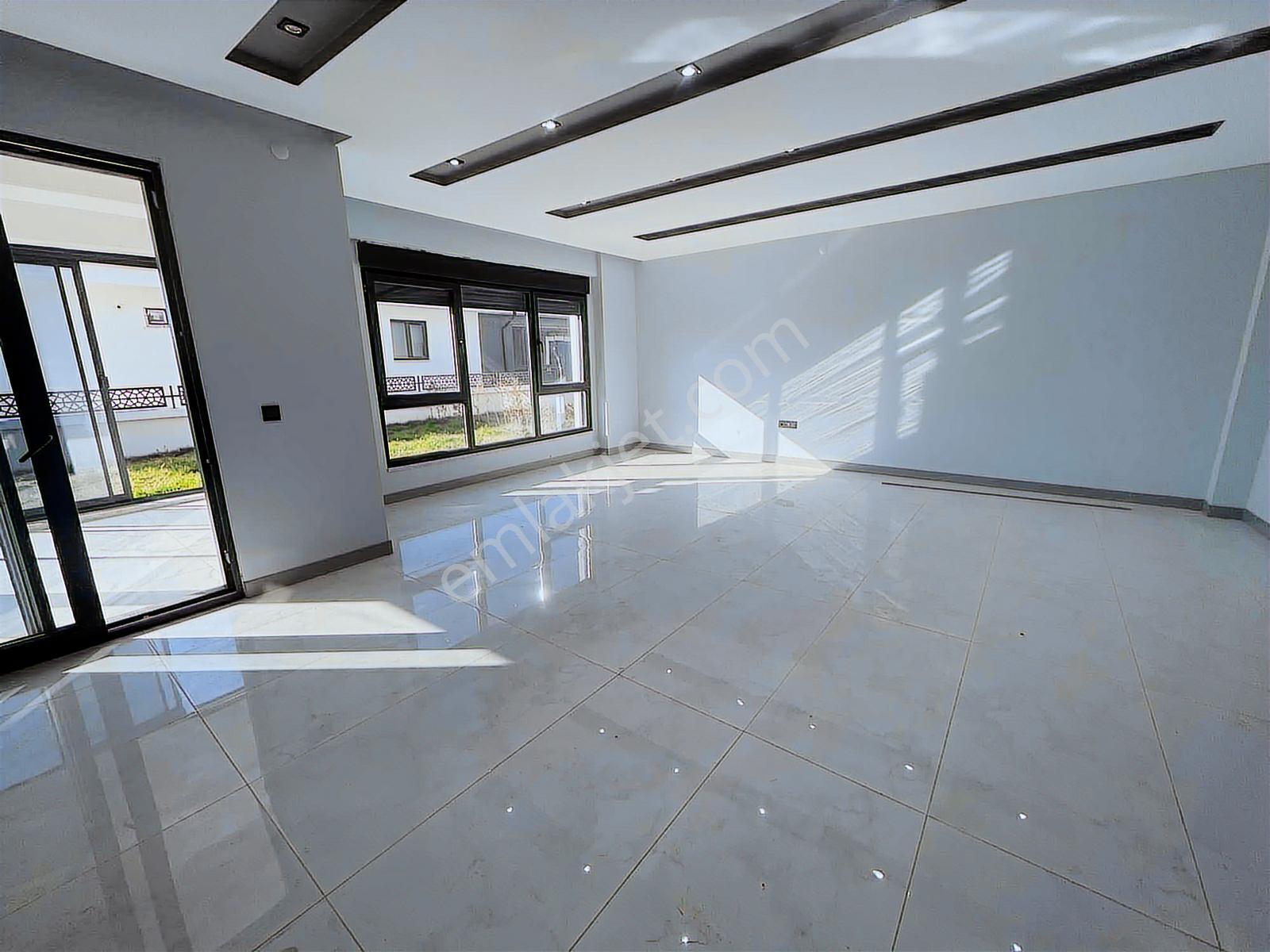 Ihlamurkent'de Kapalı Özel Havuzlu 5+1 Site İçi Lüks Villa - Görsel 16