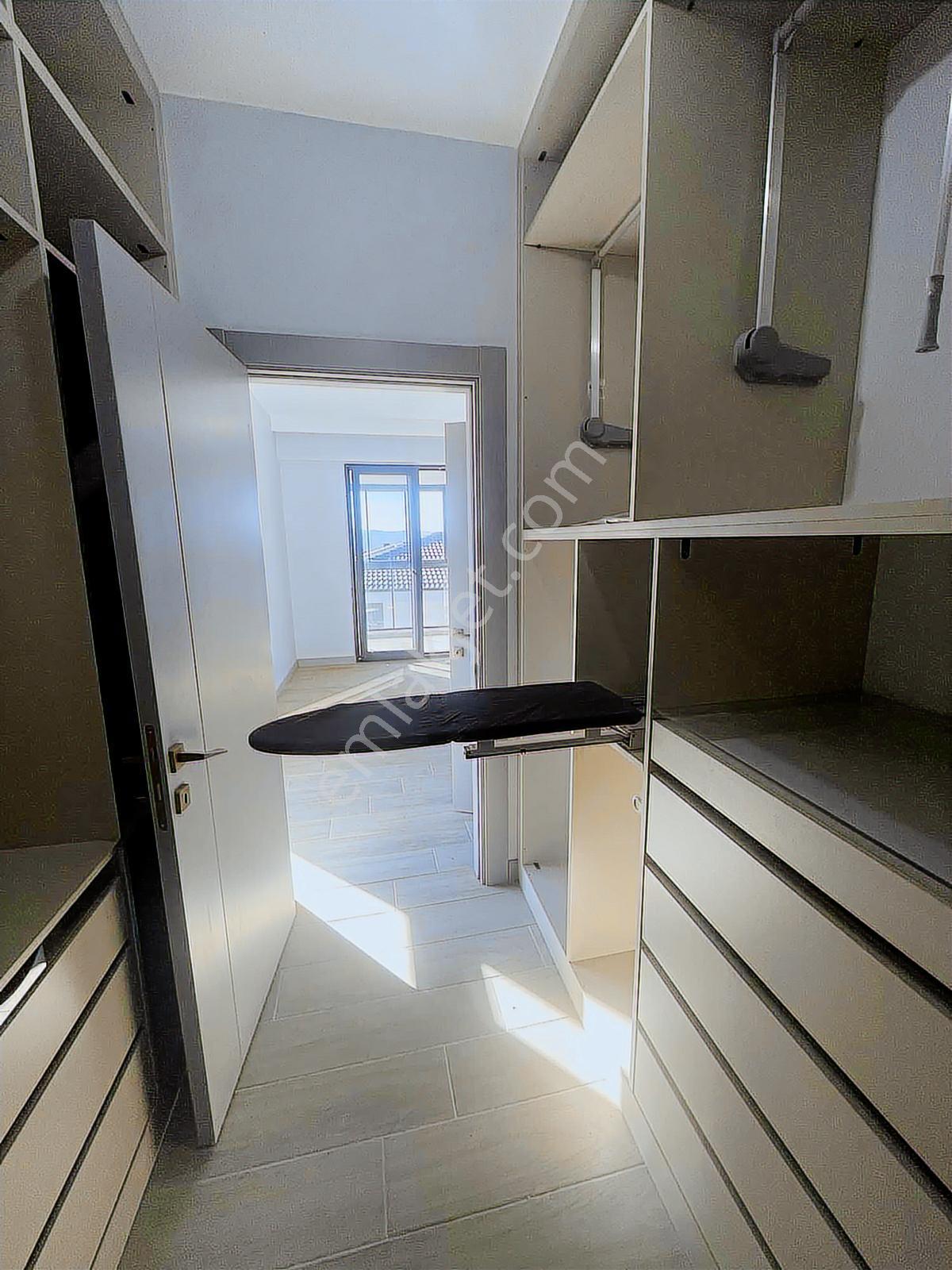 Ihlamurkent'de Kapalı Özel Havuzlu 5+1 Site İçi Lüks Villa - Görsel 2