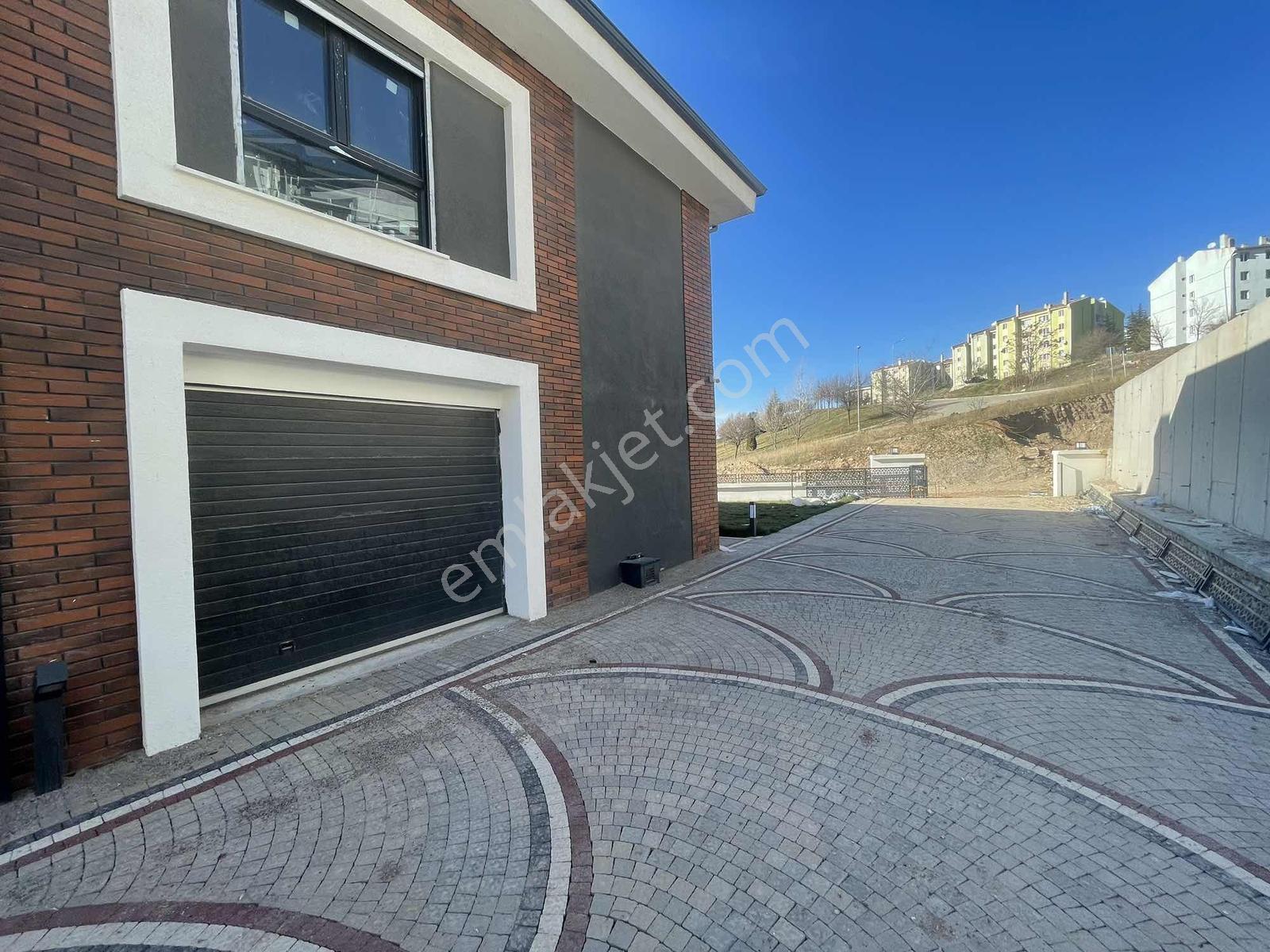 Ihlamurkent'de Kapalı Özel Havuzlu 5+1 Site İçi Lüks Villa - Görsel 15