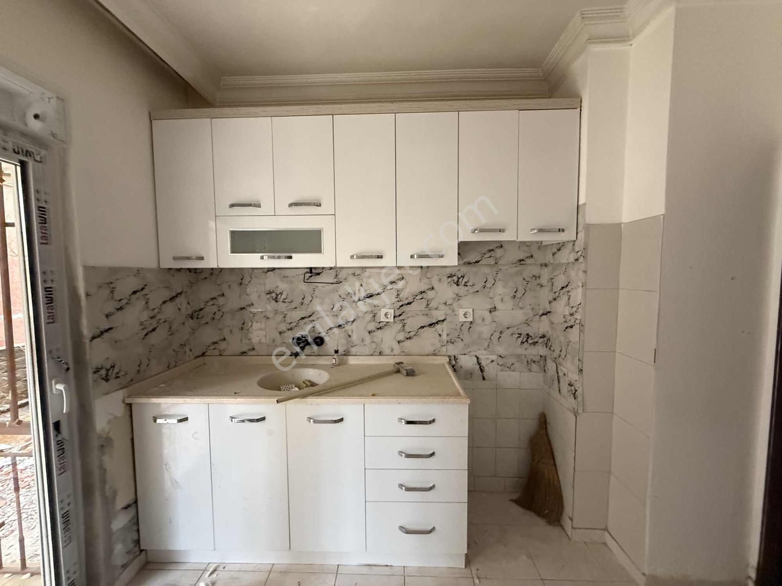 Atatürk Mahallesinde 2+1 Giriş Kat İçi Yapılı Ayrı Mutfaklı - Görsel 25