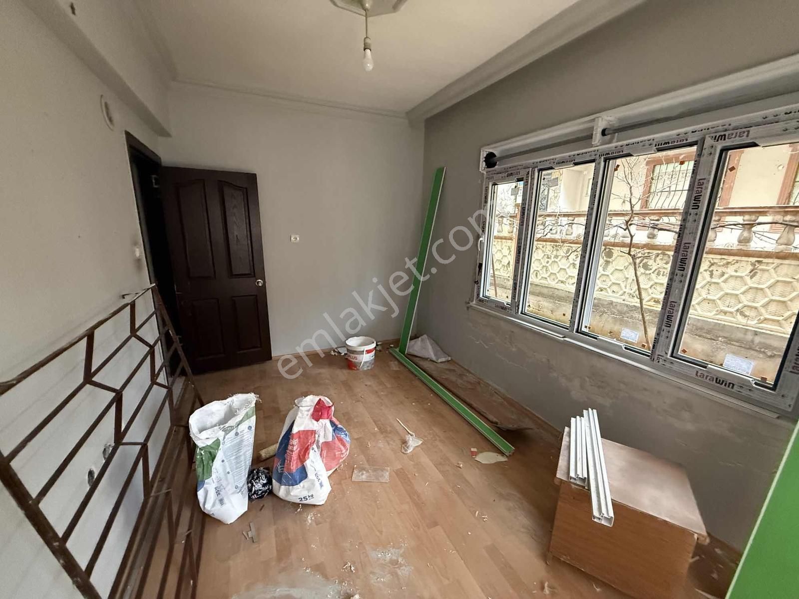 Atatürk Mahallesinde 2+1 Giriş Kat İçi Yapılı Ayrı Mutfaklı - Görsel 35